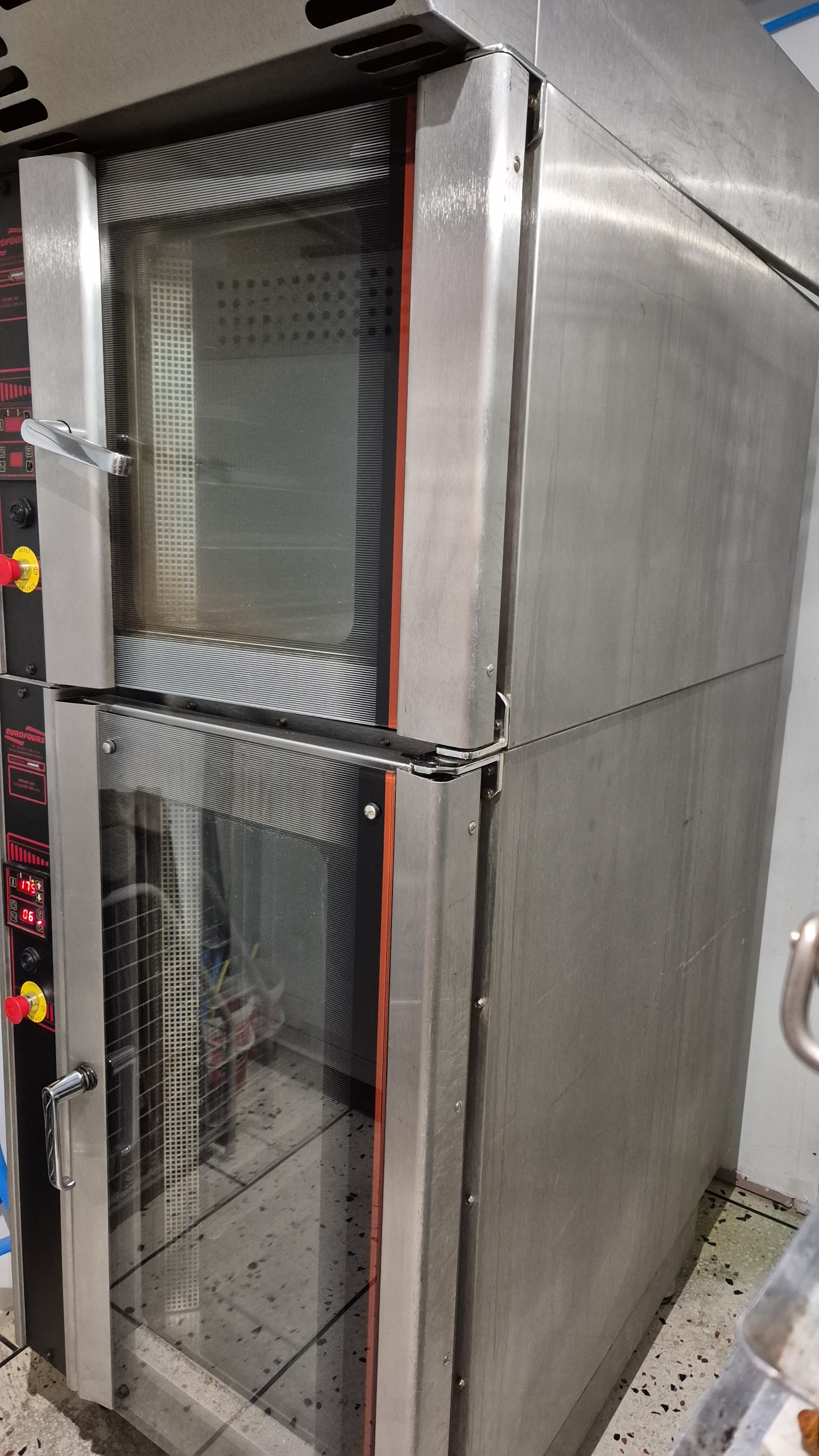 Fonds de commerce à vendre 
Point chaud situé au cœur de guesnain, bénéficiant d’une clientèle fidèle et d’une excellente réputation. Cette affaire familiale propose une large gamme de produits frais et savoureux. Une équipe est expérimentée.

- Équipements professionnels complets.
- Clientèle régulière et solide.
- Excellente visibilité et passage important.
- Possibilités d’expansion avec les livraisons et les commandes en ligne.

*Informations pratiques :*
- 351 bld pasteur guesnain
- Surface : 80 m 2
- loyer 875€
- Prix de vente : 35000€
Cause de la vente : Vente pour nouveau projet professionnel