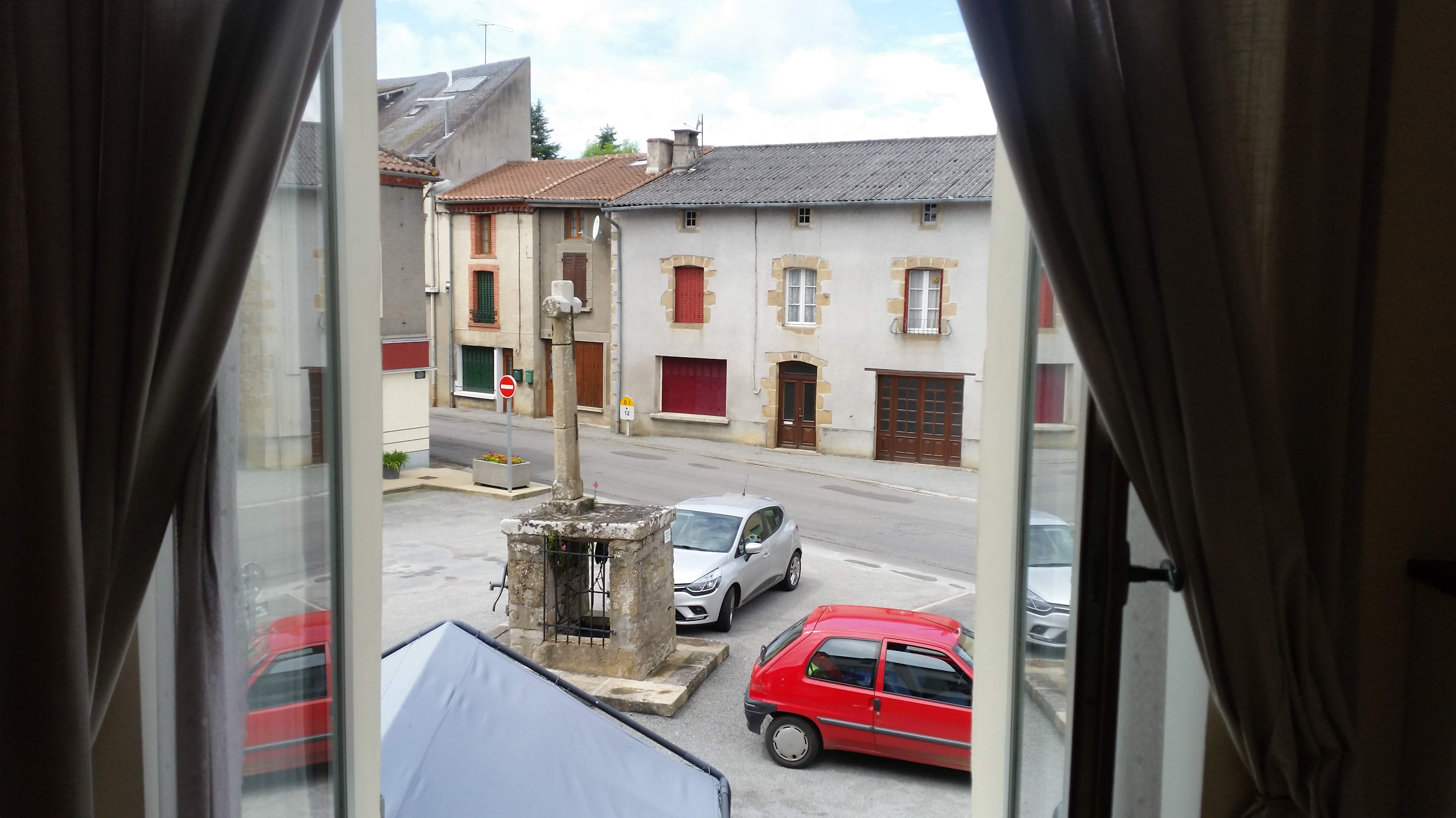On recherche un locateur-gérant pour notre bar communal, restaurant et une chambre d'hôtes à Rancon (87290), actuellement exploités sous le nom de « Le Georges » jusqu'au 31 octobre 2026.  
Contactez la mairie de Rancon au 05.55.68.15.15