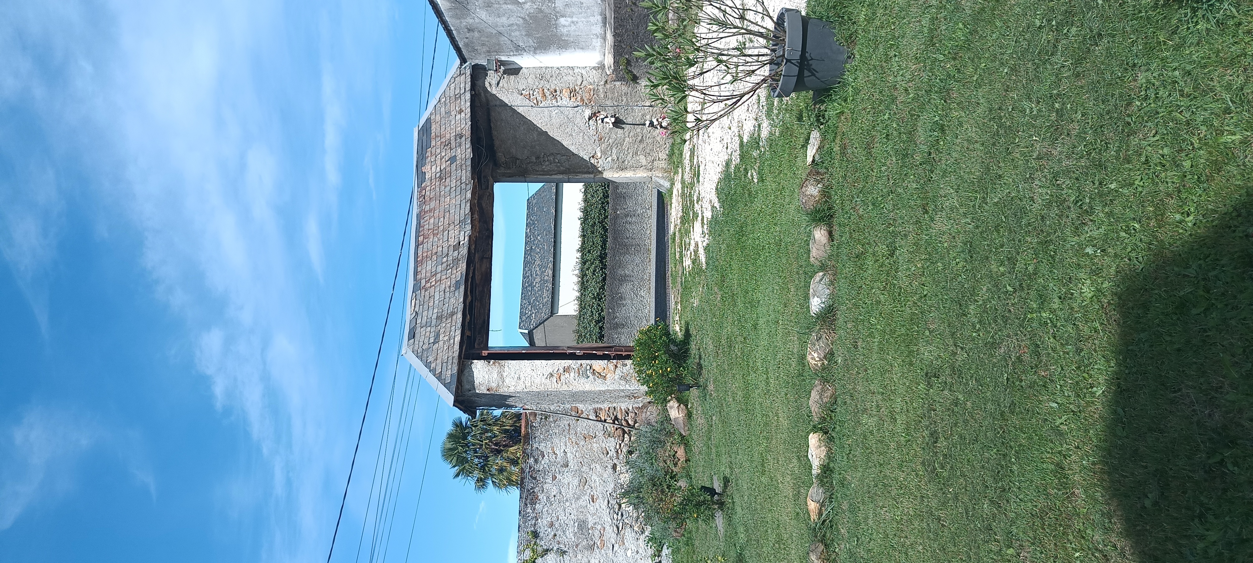 Bonjour nous mettons en vente notre charmante longère de 1789 offrant un potentiel infini pour vos projets.Pleine de caractère et en activité en tant que gîte sur la commune de lortet dans les hautes Pyrénées.
La propriété se compose d'une maison d'habitation principale, d'un gîte pouvant accueillir 15 personnes, d' un appartement T3 et de plusieurs espaces modulables.
Avec 550m2 habitables sur un total de 650m2 ( 100m2 de garage, grange et dépendances) et un vaste terrain de 5800m2, vous profiterez également de 2 piscines (  1 pour le gîte,1 pour la maison d'habitation principale en tout intimité). La maison d'habitation se compose de 3 chambres,2 salles de bain,une cuisine ouverte sur la salle à manger,un salon et une partie à rénover soit en appartement ou chambre parentale.Une véranda.
Le gîte à 3 chambres+ un espace avec 3 lits simples,1 dortoir, 4 salles de bain, 5 WC, salle à manger,salon, cuisine+ arrière cuisine.1 douche+ un WC handicapé.
L'appartement se compose d'une cuisine ouverte sur la salle à manger et salon.2 chambres,1 salle de bain et une buanderie.
Dans un environnement paisible et verdoyant à 30 mn de Saint Lary Soulan, sur le GR78, idéalement situé pour les amateurs de vélo et randonnée et de ski en hiver.
Beau potentiel à développer très recherché pour ses espaces et sa tranquillité.