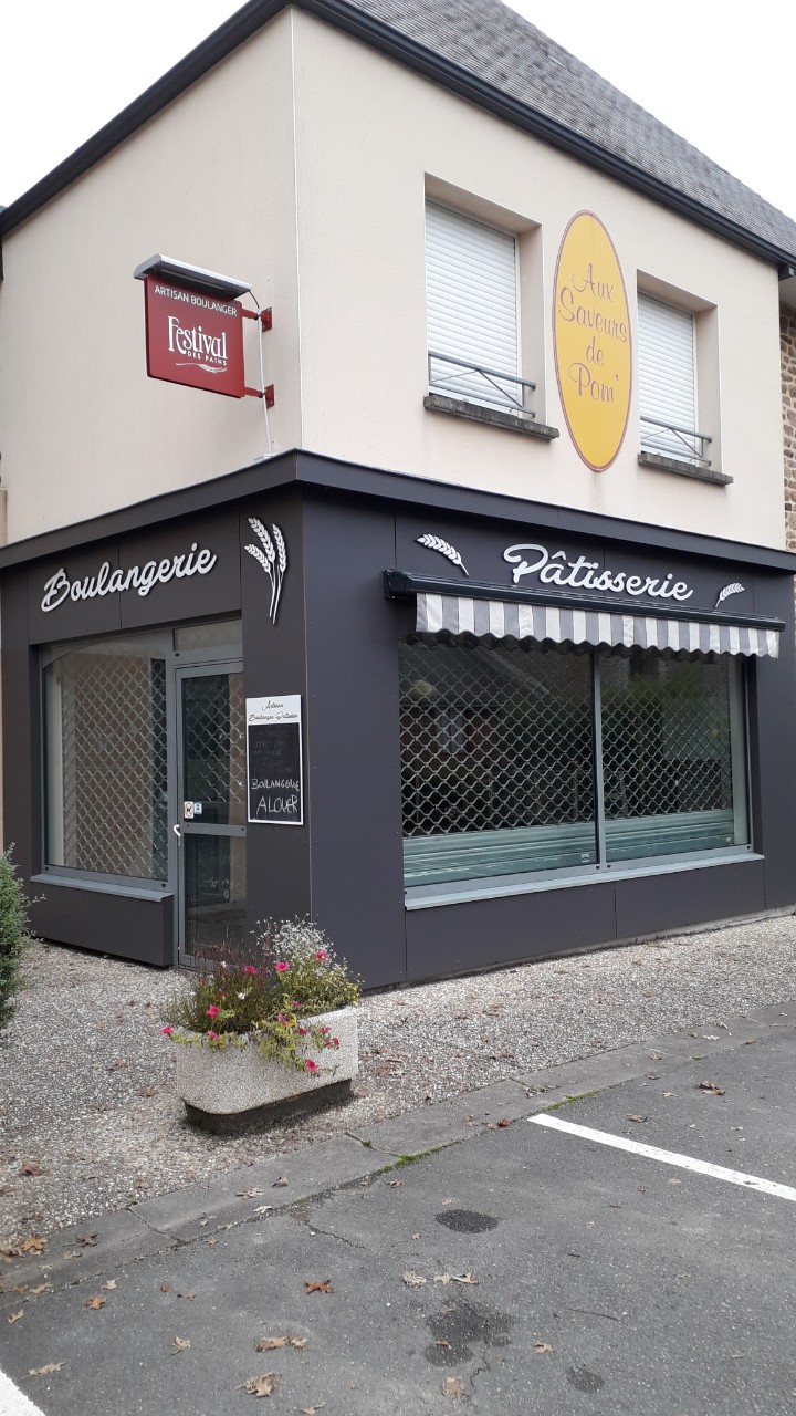 La Commune de LARCHAMP (53220) recherche un/une boulanger pâtissier pour son commerce de boulangerie pâtisserie d'une surface de 216 m², comprenant un labo boulangerie fournil, un labo pâtisserie, et le matériel nécessaire au bon fonctionnement du commerce, équipée d'une chambre spéciale pâtisserie.  Mise à disposition d'un logement T 5 d'une surface de 135 m² et un garage de 45 m². Ce commerce se situe dans un immeuble composé d'une supérette, d'une agence postale communale, doté d'un parking. Il est disponible dès maintenant.
Profil recherché : personne motivée, dynamique avec une expérience professionnelle solide.
Déposer votre candidature par lettre de motivation, avec références dans le domaine et compétences par voie postale ou par email.