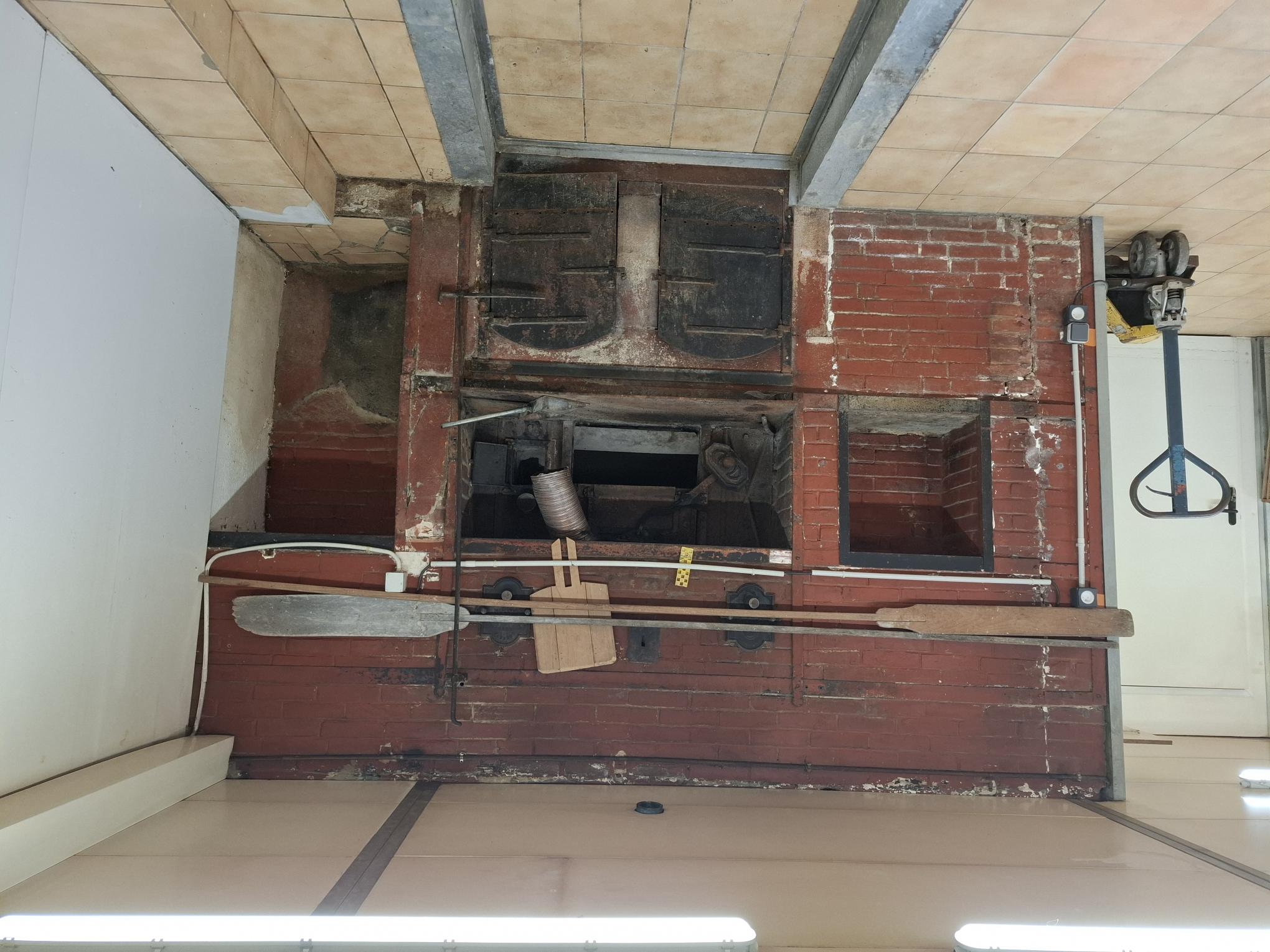 Commerce bar-boulangerie-pâtisserie en production, à reprendre en location gérance, remise en état des locaux.... 
village de 900 habitants, urbanisation en cours de 2 OPA, ouvert à toutes suggestions d'aménagement (petite épicerie, restauration....)