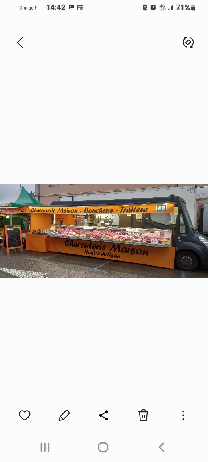 Dans le bas Jura, Maître Artisan, cède,  cause retraite, fond de commerce charcuterie traiteur, boucherie .affaire tenue pendant plus de 30 ans, bonne notoriété ( fabrication maison)
Pas de boutique,  marchés uniquement,(  tres bons emplacements). Clientèle fidèle  et touristique. 
Camion panoramique récent Euromag. ( + 1 master frigorifique pour livraison)
 Excellente  rentabilité,  et CA en progression constante, avec une tres bonne marge pour la profession. Affaire saine.
435 000 €  CA
Laboratoire  de 250 m2, en zone artisanale, très fonctionnel et équipé d'outils de production en très bon état.   Labo A louer ou a vendre.Proche axe routier.
.
6 semaines fermeture/an.
Partie traiteur à develloper ( peu de concurrence)
Possibilité  d'accompagner le repreneur aussi bien en fabrication, qu'à  la vente
Pas de personnel à reprendre.
Idéal pour couple
Pas sérieux  , s'abstenir