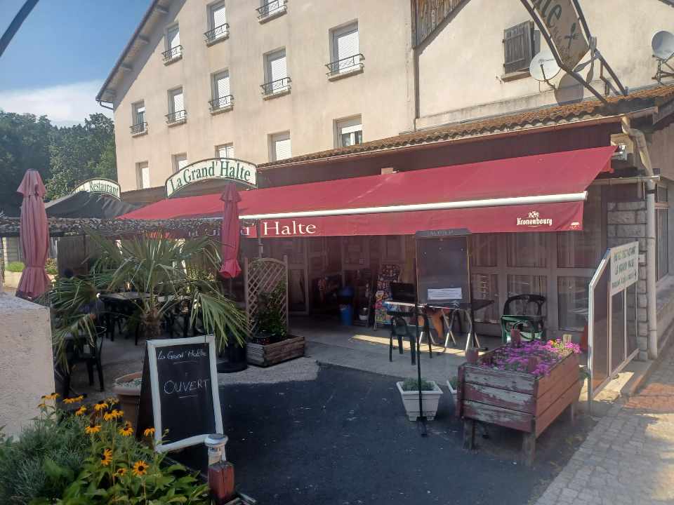 HOTELERIE-BAR-RESTAURANT