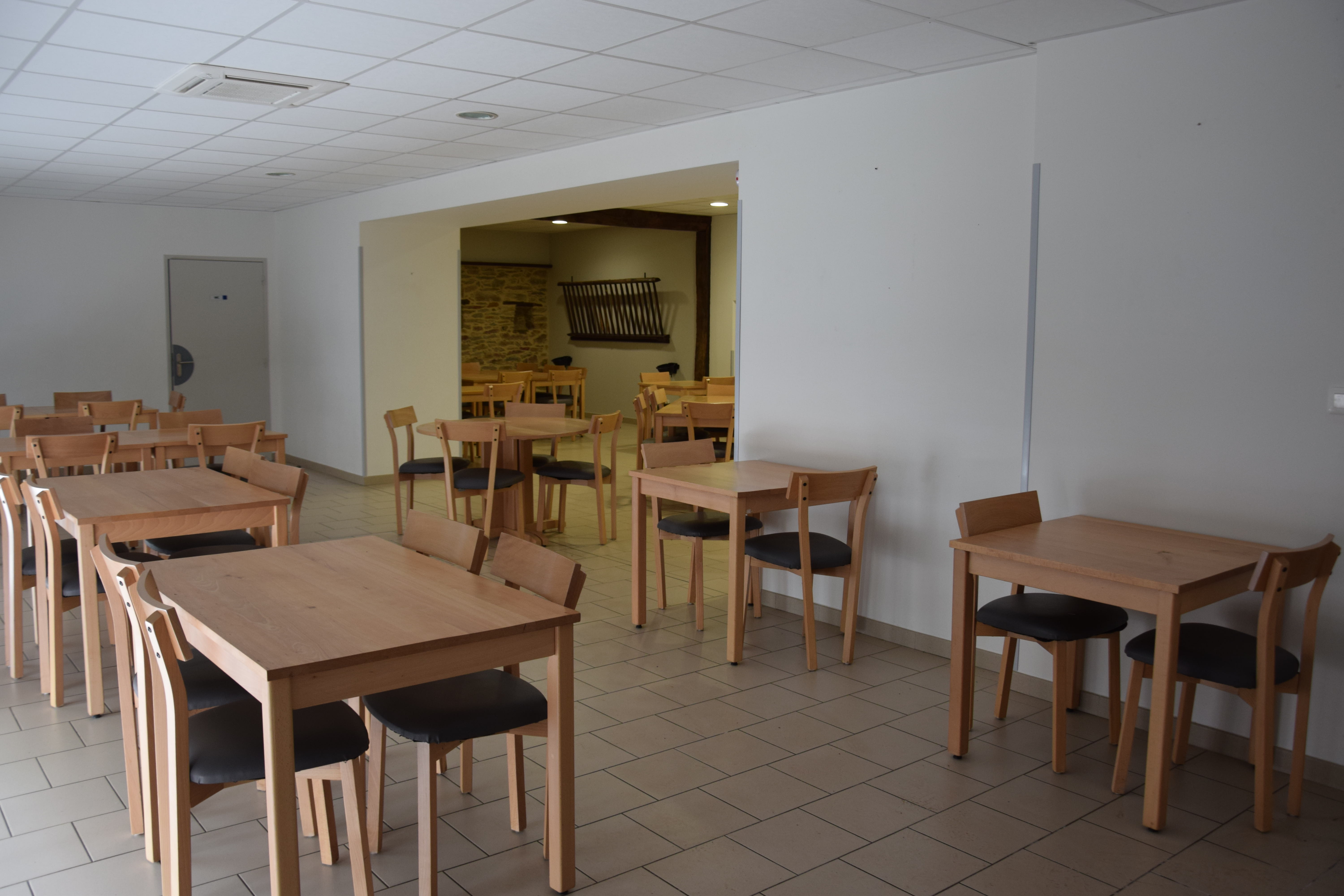 Bar / Epicerie / Restaurant
