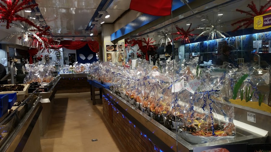 La Chaloupe Bolbécaise
POISSONNERIE - FRUITS de MER & CRUSTACÉS en centre ville de Bolbec

Magasin avec joli linéaire (environ 20 mètres).
À proximité de nombreux commerçants et artisans : boucher, fruitier/fromager, deux boulangers, torréfacteur...

La facilité de stationnement est appréciée par la clientèle.
Parking en face du magasin.

Secteur peu concurrentiel - seule poissonnerie de Caux Seine agglo
Fait partie des commerces moteurs de Bolbec
Activité traiteur de la mer plébiscitée par la clientèle - potentiel de développement pour le repreneur

Fermé dimanche & lundi + 6 semaines de congés.
2 salariés en poste à temps plein - un départ en retraite à la vente du commerce

Surface de vente : 60m2
Garage attenant de 60m2 pour 3 véhicules
Chambre froide : 25m3 revêtement mural refait à neuf

Chiffre d'affaires :  430 000€ HT annuel
EBE : 70 000€

Prix souhaité 115 000€.