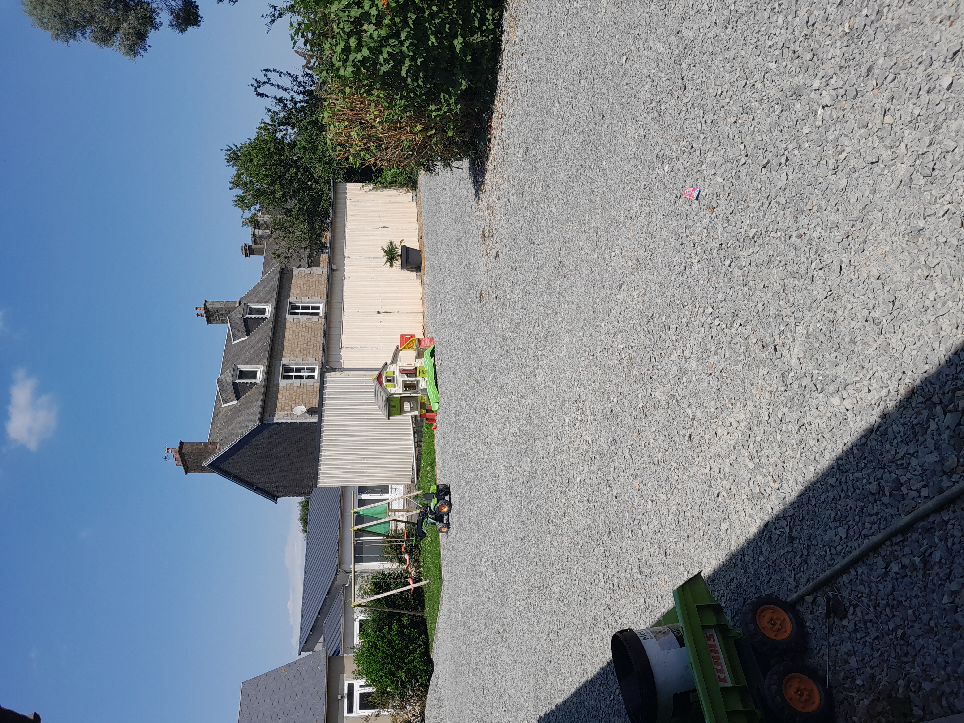 Belle boulangerie epicerie en constante progression cherche repreneur!
Située a 30 min des cotes et du mont saint michel dans un village du sud Manche 275000 de CA avec bon resultat. Prix de vente 100000e 

 A vous qui êtes intéresser n’hésitez pas a nous appeler pour d’autres renseignements 0233897882