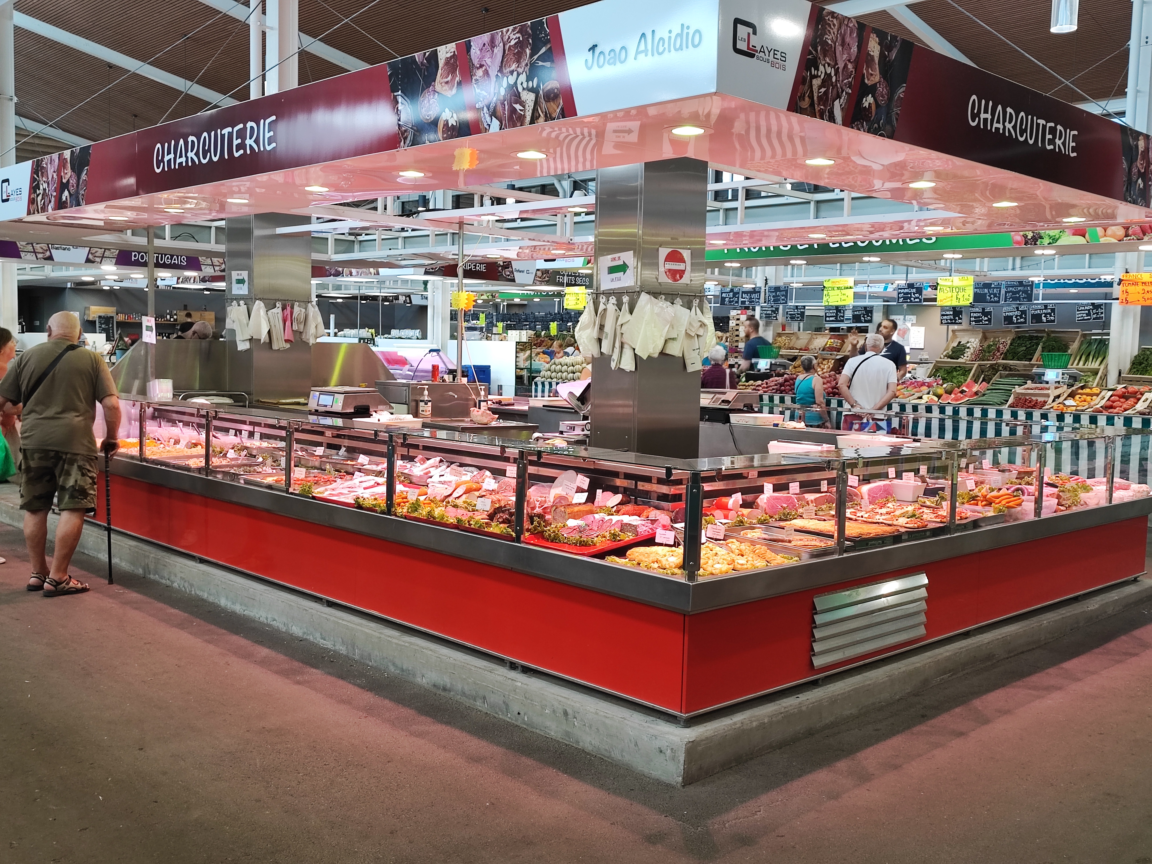Bonjour,

Nous proposons deux places de marchés à la vente.
Une située à Sceaux 92 et l'autre située aux Clayes sous bois 78.

Entreprise en activité depuis plus de trente ans.
Cause départ à la retraite.

Nous sommes joignables par téléphone.
Merci de laisser un message au répondeur avec vos coordonnées si nous sommes absents.

Cordialement