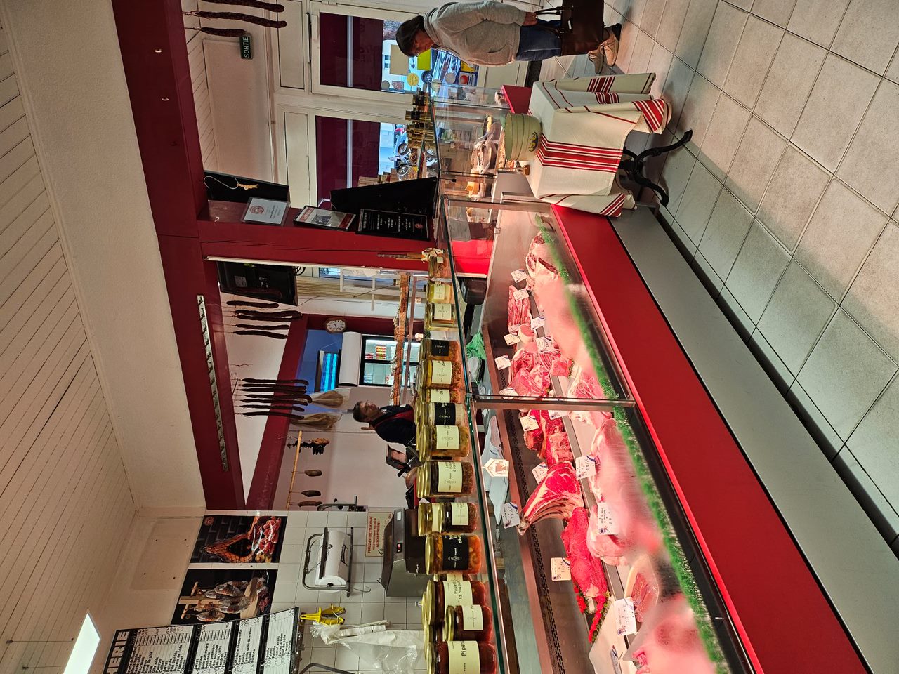 AV FOND DE COMMERCE BOUCHERIE CHARCUTERIE