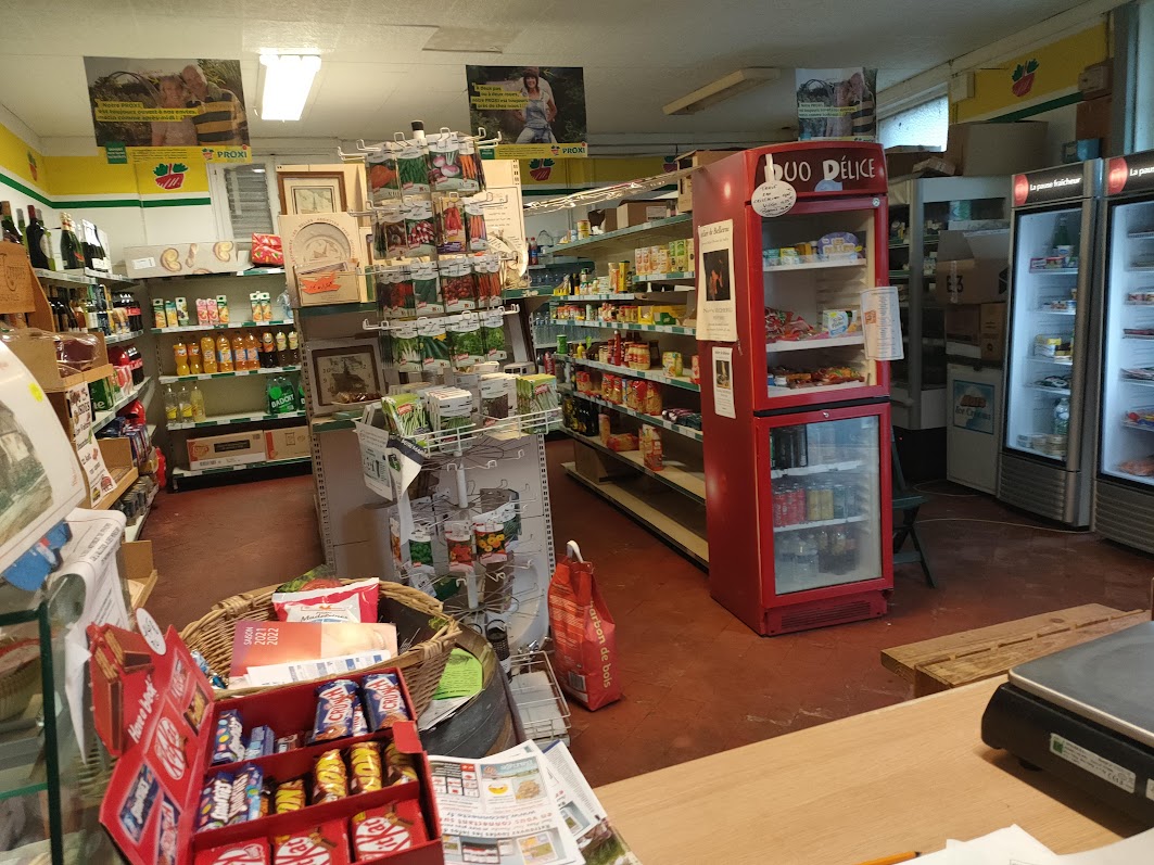 Alimentation générale, carburant  station élan ,+ GR.
LOYER municipal  boutique 85m2, + appart 90 m2.= 766€
CA 180 000 €
1 cour  pour  2 vehicules+ 1 reserve+ 1 cave 
commune 550 hbts 50 km  d'orléans. 
vente cause retraite.