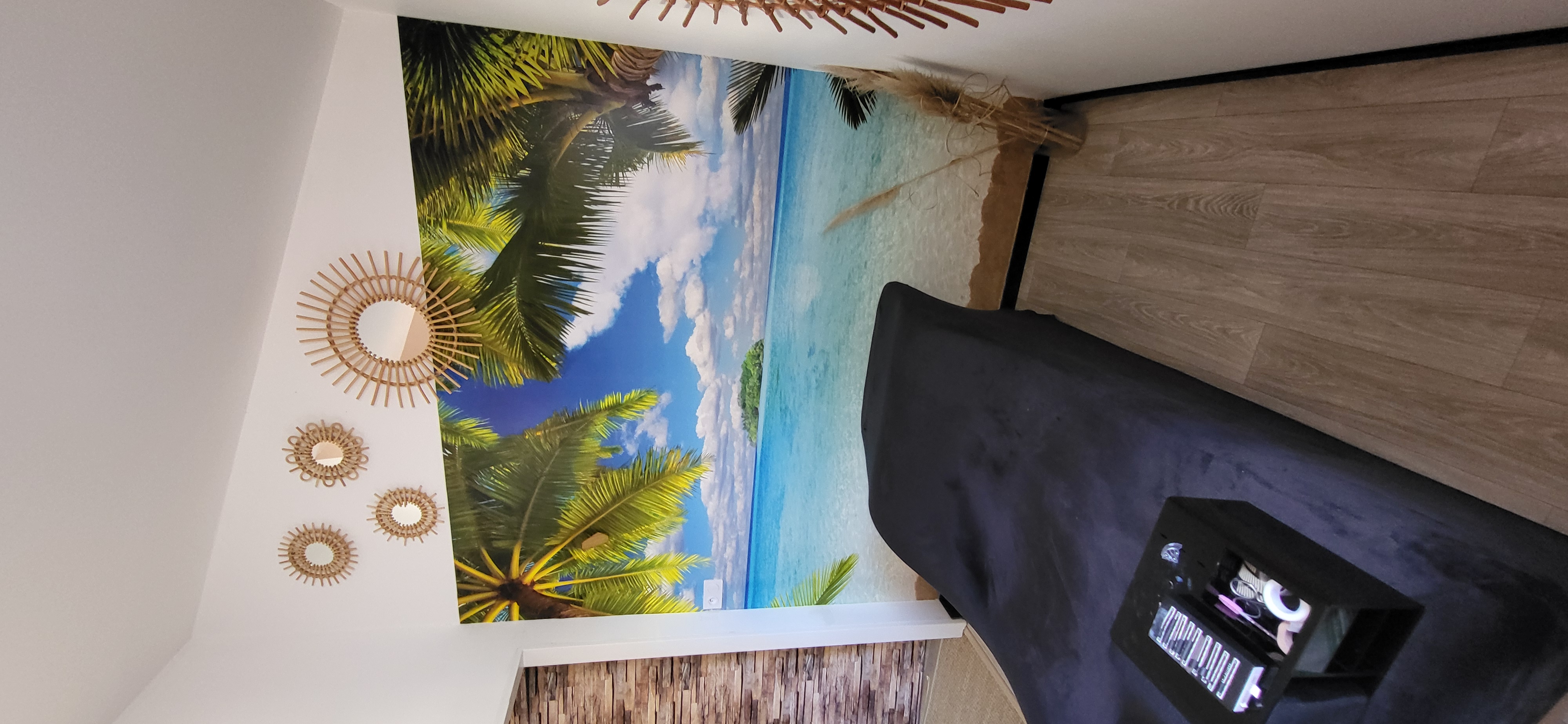 Suite demenagement je vends mon Salon de beauté spécialisé dans les ongles et les cils dans le sud Vendée. Disponible au 1er/9/26
Clientèle fidèle depuis 4 ans. Une employée en Cdi.
Au rez de chaussée 3 postes mains tout équipé : lampe uv, lampe velleman, ponceuse kemmer, aspirateur encastré novaflair ainsi que 2 postes pieds sur 1 estrade avec evier: eau chaude/froide.
A l étage : une cabine pour faire les cils avec table, matelas a mémoire de forme et une 2eme cabine avec douche et lavabo. Possibilité de réunir les 2 cabines. Salon climatisé