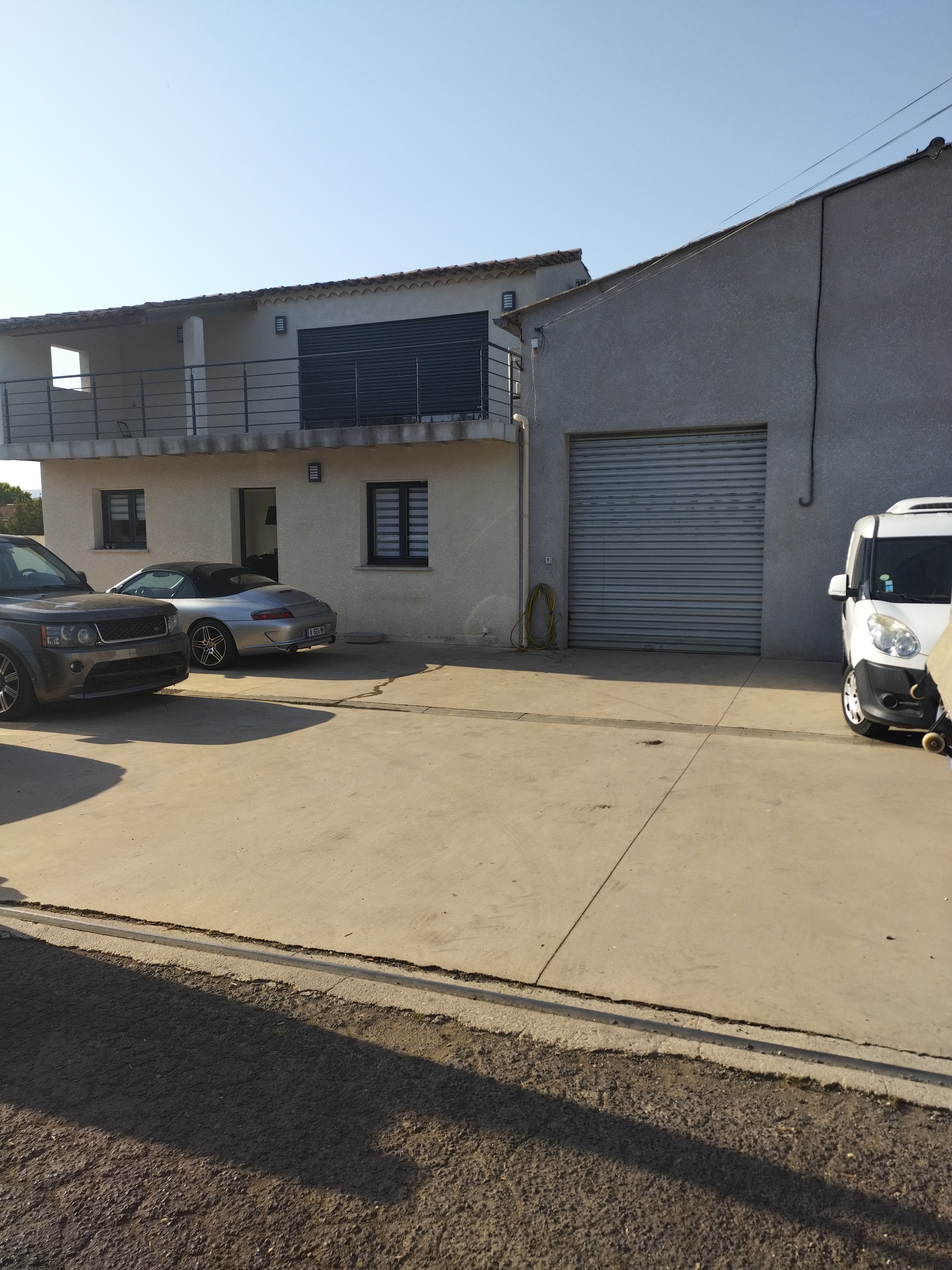 Station service+ garage+ maison