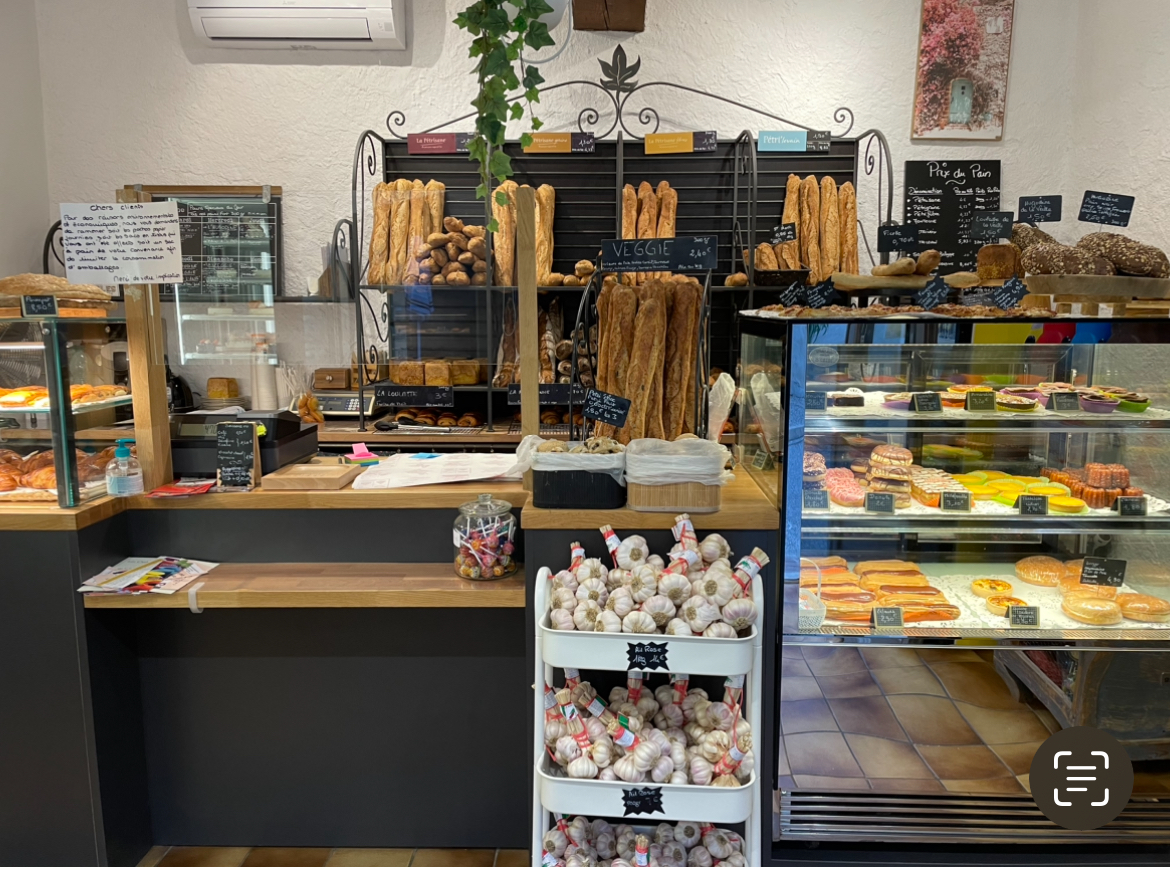 À vendre très belle boulangerie. Véritable coup de cœur 
Petite affaire au gros potentiel, beaucoup de charme dans le village du livre et des arts proche de Carcassonne 
Très touristique avec importante perspective d'évolution du fait de la réouverture du musée devenu national Cérès Franco à l'horizon 2025-2026.
Clientèle fidélisée 
Pas de concurrence dans le village 
Excellente réputation 
Matériel récent en très bon état 
Bonne rentabilité à faire évoluer. Beaucoup de possibilités 
Très beau potentiel 
Pas de personnel
Loyer actuel 530 €
Compteur bleu
Terrasse fleurie et ombragée, belle attractivité 
Place de parking réservée 
Magasin refait à neuf et climatisé 
Contactez nous pour plus de renseignements