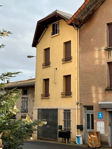 A vendre immeuble et local commercial – idéal boulangerie – Augerolles (63)