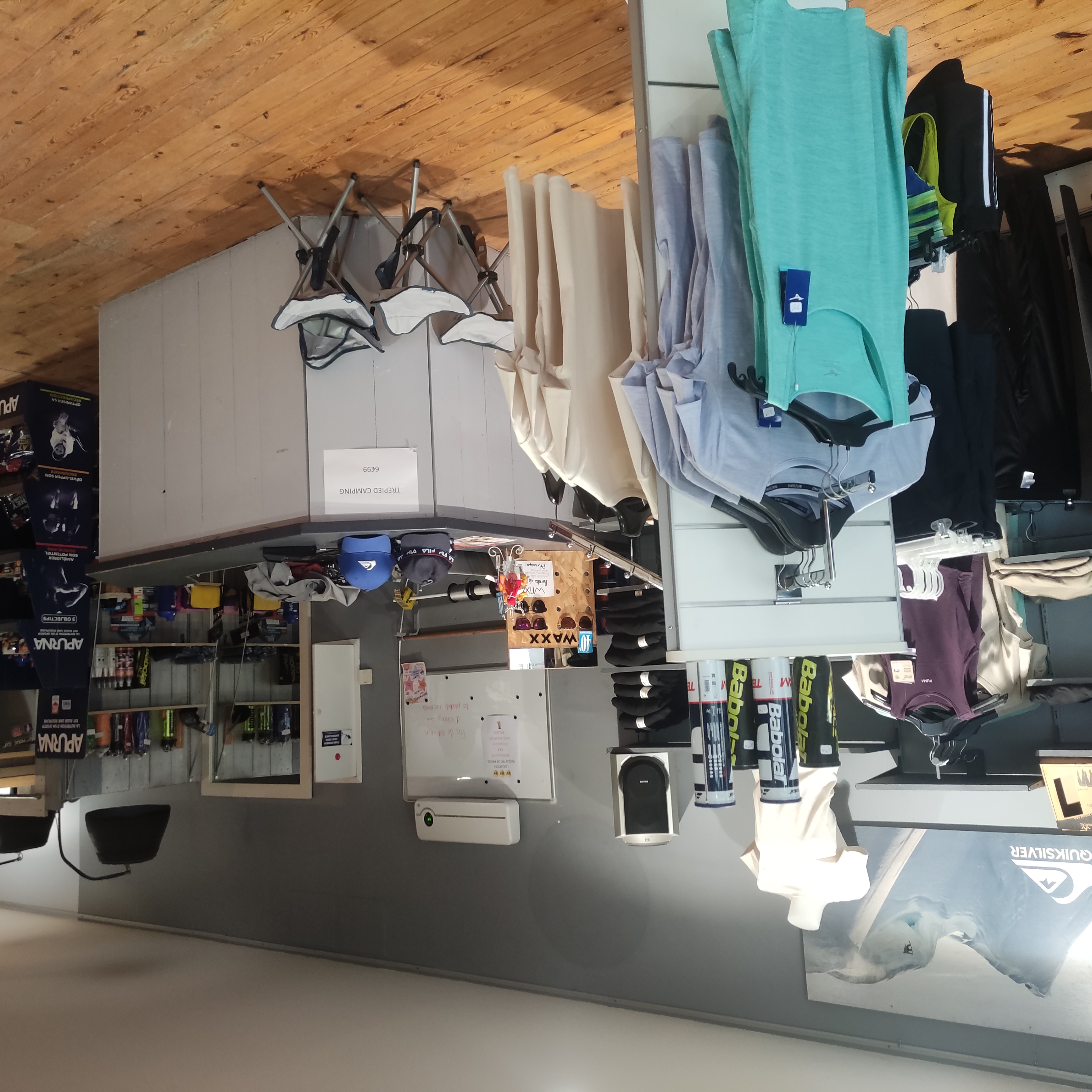 A vendre fond de commerce de sport et sportwear femme, homme et enfant situé en plein centre de la ville de Caussade. La boutique a une surface de vente de 120mètres carrés sur deux étages aménagés. Nous travaillons actuellement avec les marques de sport Mizuno, Apurna, New-balance, Joma... et aussi pour le prêt à porter Banana moon, Roxy, Quiksilver, Shilton, Puma, Waxx ...
Prix 20000€ 
Pour plus de renseignements nous contacter aux horaires d'ouverture 9h - 12h et 14h 19h