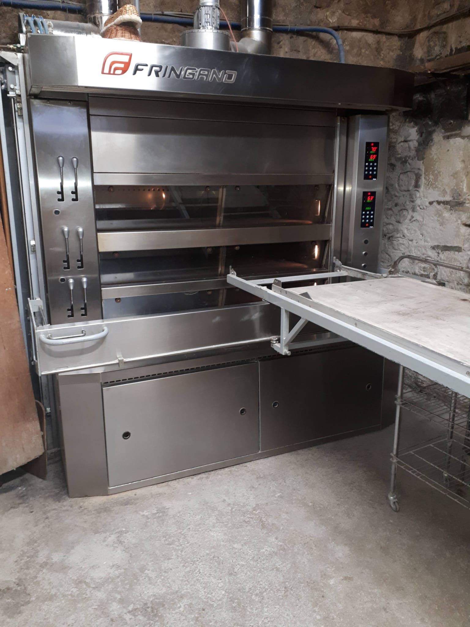 Boulangerie Pâtisserie Salon de thé située dans un village classé parmis les plus beaux villages de France, à 20 km du zoo de Beauval, dans la région des Châteaux de la Loire. 

CA annuel : 380 000€ 

Logement attenant