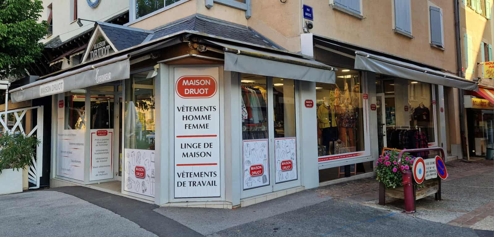 Vente fond de commerce pour cause de départ en retraite. 
Situé au coeur de la vallée du Lot à Espalion, pôle économique dynamique du Nord Aveyron. Ce commerce bénéficie d'un emplacement de premier ordre pour une excellente visibilité.

Activité :
- Prêt à porter hommes et femmes
- Vêtements de travail
- Linge de maison, accesoires, retouches...
- Clientèle fidèle locale+ clientèle touristique ( chemin de Saint Jacques, résidences secondaires été )

Atouts :
- Offre qualitative intemporelle et durable
- Pas de concurrence directe sur ce positionnement
- Bail 3, 6, 9 renouvelé en 2023
- Surface avec bonne accessibilité conforme aux normes ( sécurité hygiène,accessibilité PMR )

Prix de cession :
Fonds 80000 euros matériel compris

Pour plus de renseignements n'hésitez pas à me contacter.