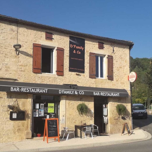 Ensemble Immobilier avec Bar / Restaurant Traditionnel à reprendre