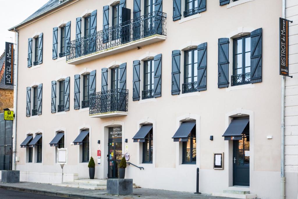 Vend fonds de commerce dans bel hôtel moderne du centre du village reconstruis à neuf il y a 10 ans.
12 chambres, une salle de restaurant avec terrasse, un salon, une salle de Petit-déjeuner/bar. Une grande cuisine pro avec office et cave.
Appartement privé idéal couple avec ou sans enfant.
Pas de travaux à prévoir.