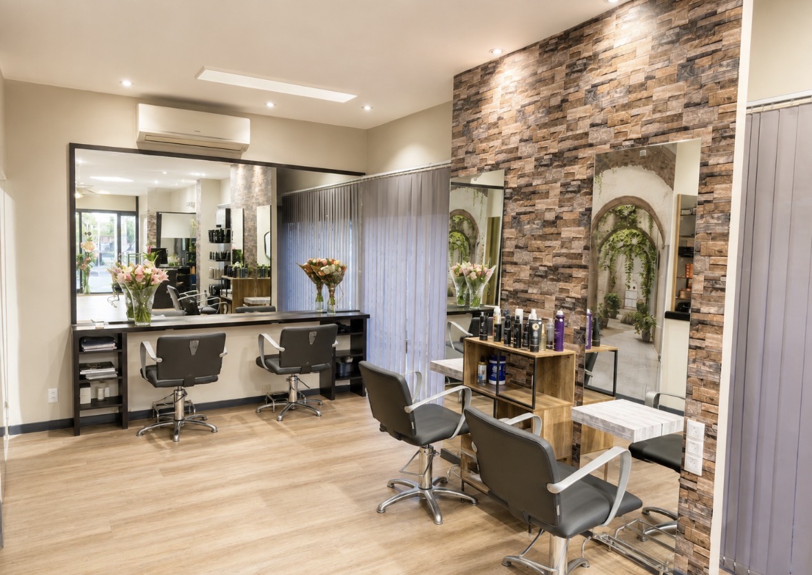 « Pour Raison de Santé »
À saisir Belle opportunité d’entreprise actuellement du secteur de Beauté Coiffure Mixtes ,
possibilité tous commerces .
Situation entrée de ville,
angle de rue vitrée,
Parking gratuit, 300m du marché principal du département,
Avenue très commerçante,très bon flux piétons et routiers
Rénovations effectuées récemment,
65m2, 6 postes de travail,3postes de lavage (dont 1 massant),réservé avec laverie et coin pause 
Salon Climatisé ,caméra, 
informatique ,logiciel de caisse réservation en ligne,
Noyau clienteles fidèles +gros fichier clients (très bon potentiel). 
Loyer modéré (possibilité d’acquérir les murs),
Dans une très belle région à proximité des Montagnes,Mer,Campagne et Frontière Espagnole, Tarbes est une ville principale de grandeur Moyenne dans un agrément de vie serein et agréable.
N’ESITEZ PAS ,CONTACTEZ MOI,
Au 06 13 65 36 58 (répondeur)
Aujourd’hui je suis nostalgique de laisser mon entreprise,
Mais enthousiaste de ne pas laisser ma clientèle à l’abandon ….