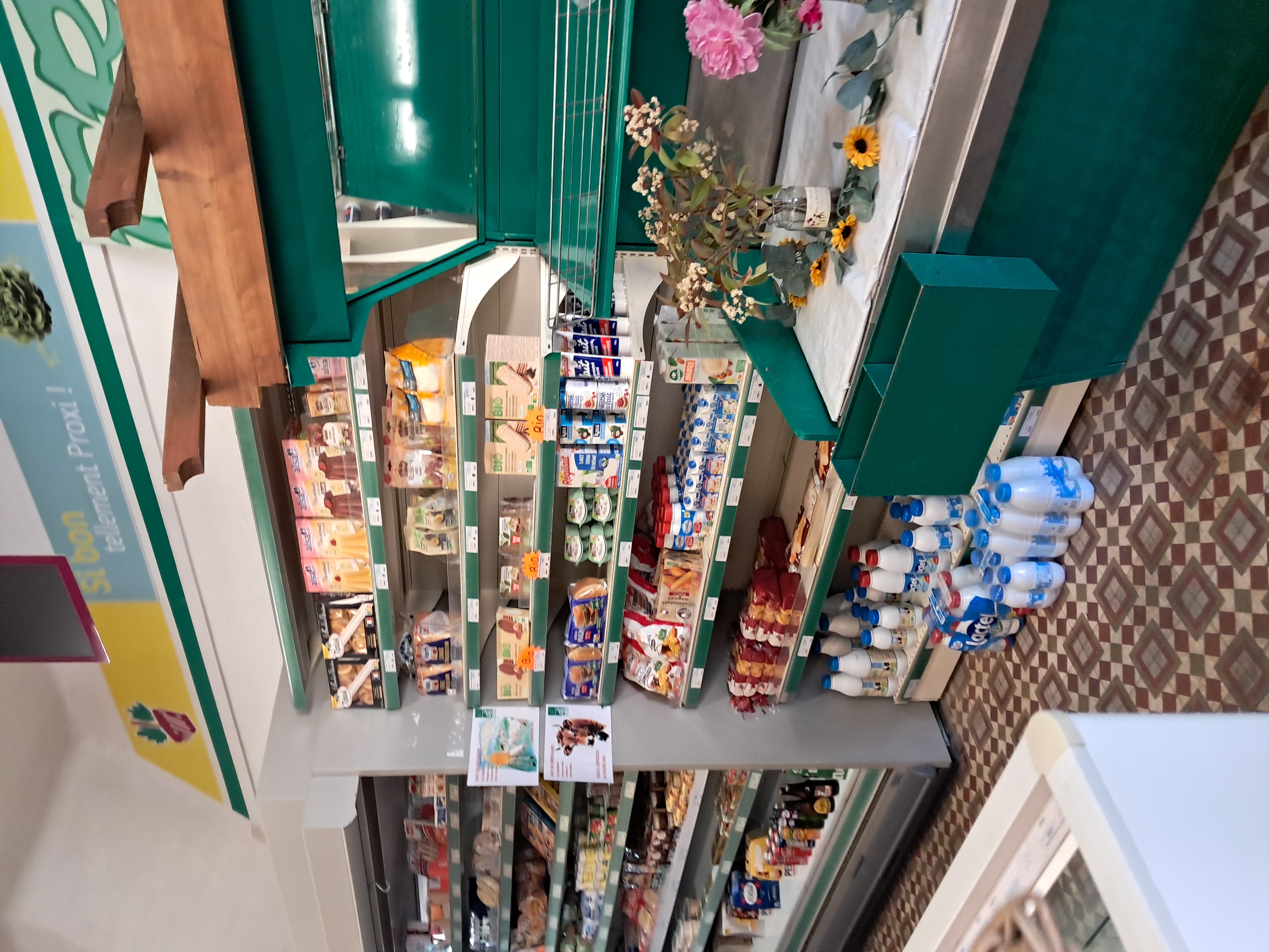 Location gerance d une alimentation proxi 60m2 avec reserve de 10m2 dans le cœur des Alpes de haute provence repris depuis 12 an j'arrête pour retraite et rapprochements   familiale le village à 3 bar 2 pizzeria un epad une boulangerie