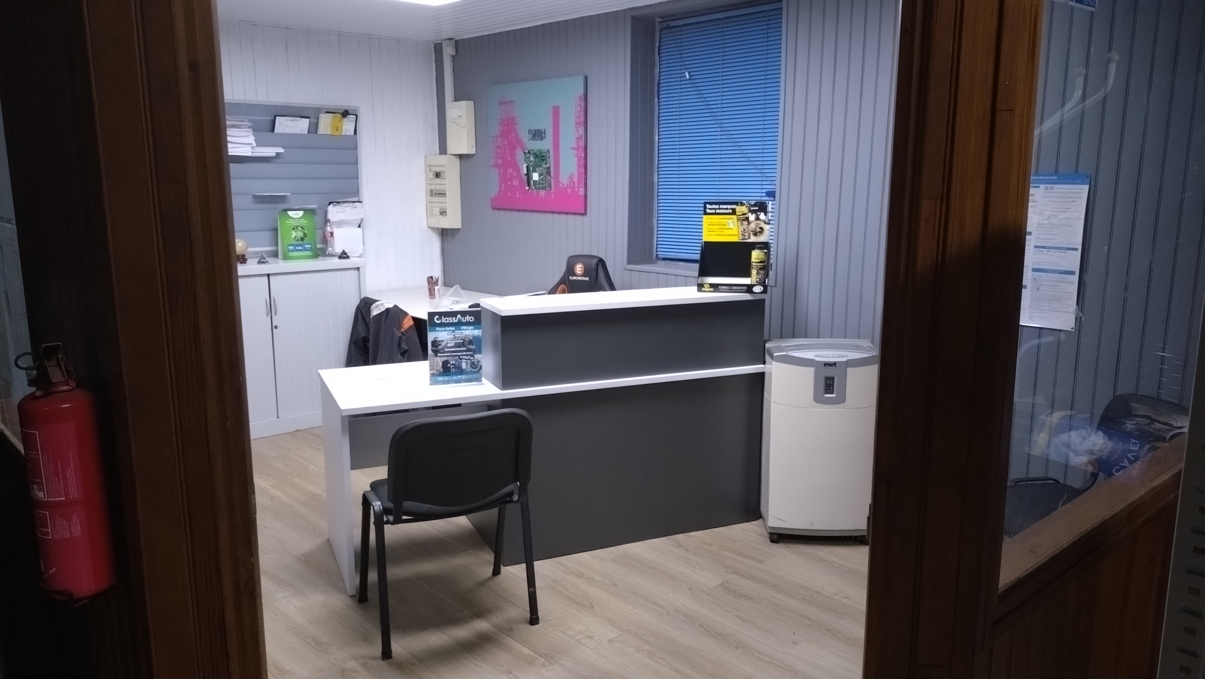 Disponible fond de commerce garage automobile sur le nord du Gers 
Suite à rapprochement familial

Clientèle fidèle, possibilité de faire du véhicule d occasion 
2 ponts deux colonnes servantes. 
2 appareil de clim 
... 
Stock de pièces Possibilité de développer le deux roues et le vul il y a de la demande 
CA entre 200 et 250k€ 
possibilité très bonne rémunération pour le gérant (2000€ voir plus)
Enseigne vitrage agrée assurance, possible de la récupérer avec un droit d entrée (7.5k€)

Prix du fond 38000€ stock compris Plus d infos sur demande


Pour information  tire depuis mes bilans ebe quasi double en 1 an 

Ca 2025 : 268 352€ ebe 64 160.84€
Ca 2024 : 242 361€ ebe 43 218,70€
Ca 2023 : 237 519€ ebe 37 323,86€

Dispo de suite