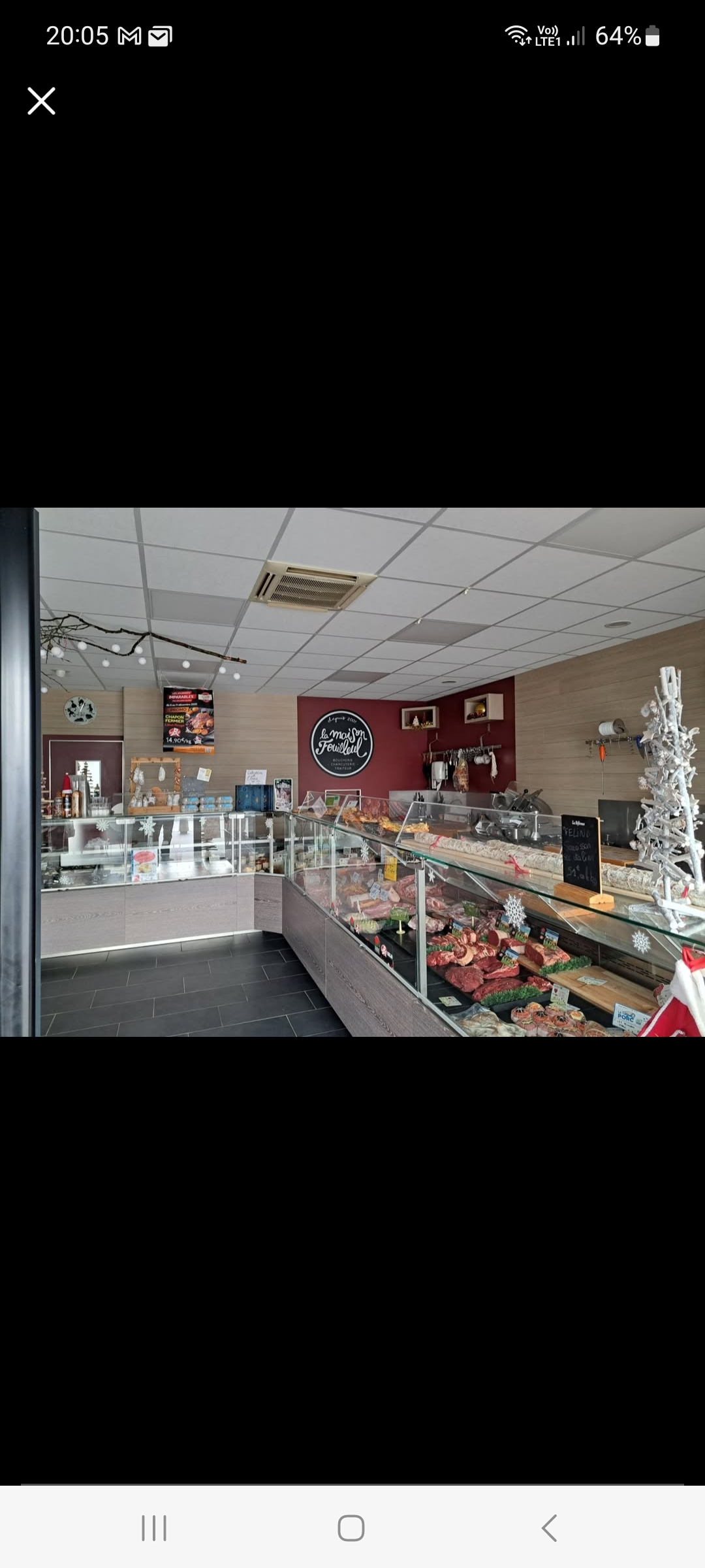 Boucherie Charcuterie refaite avant
covid (magasin et laboratoire)
La disposition des infrastructures est très facile d'utilisation
Les équipements sont parfaitement entretenus
L'équipe de  salariés et un apprenti est en place et autonome
Le magasin est fermé 5 semaines par an plus quelques ponts ainsi que les dimanches et lundis.
L'acquisition des murs est possible.