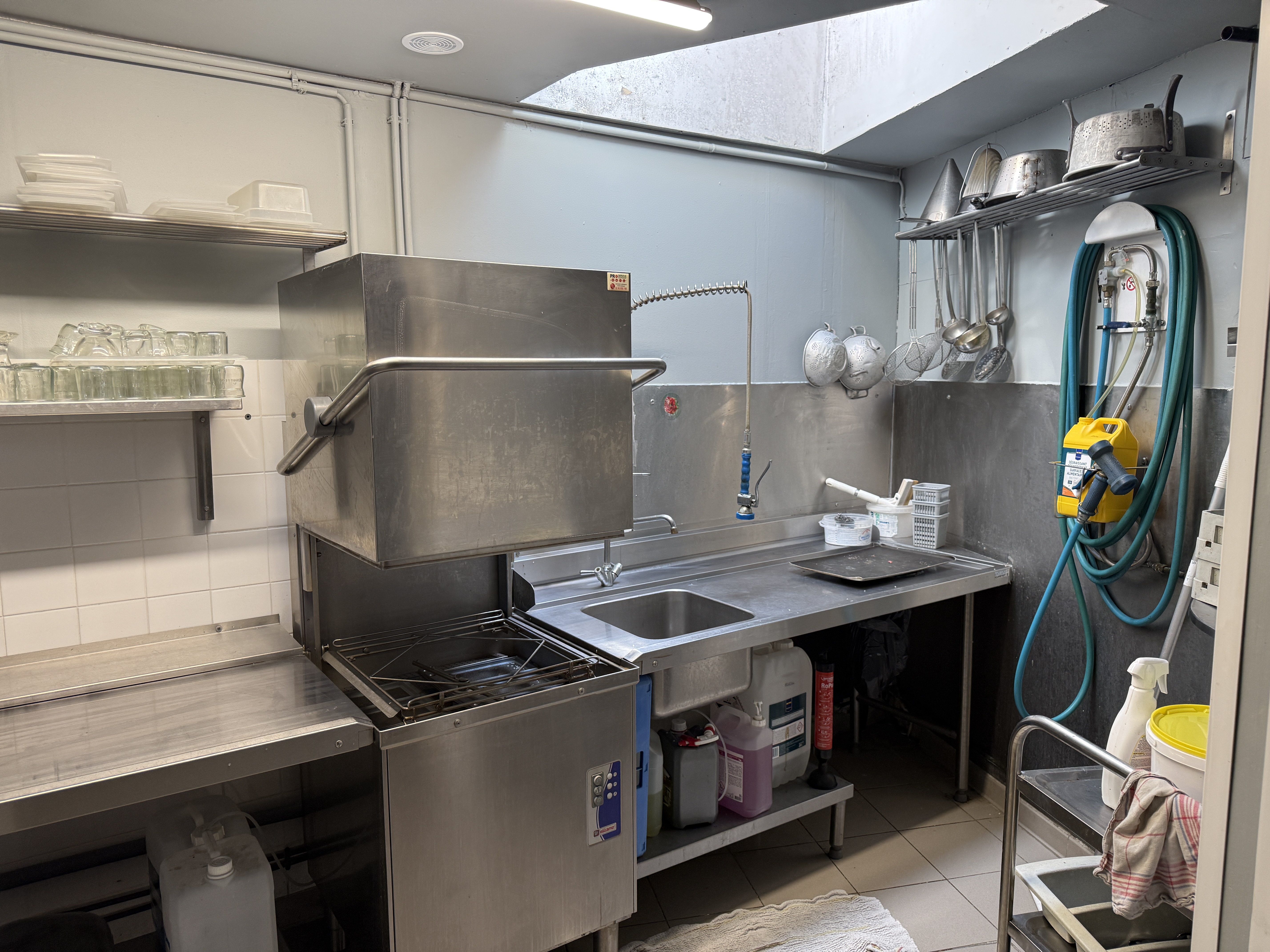 Restaurant grill