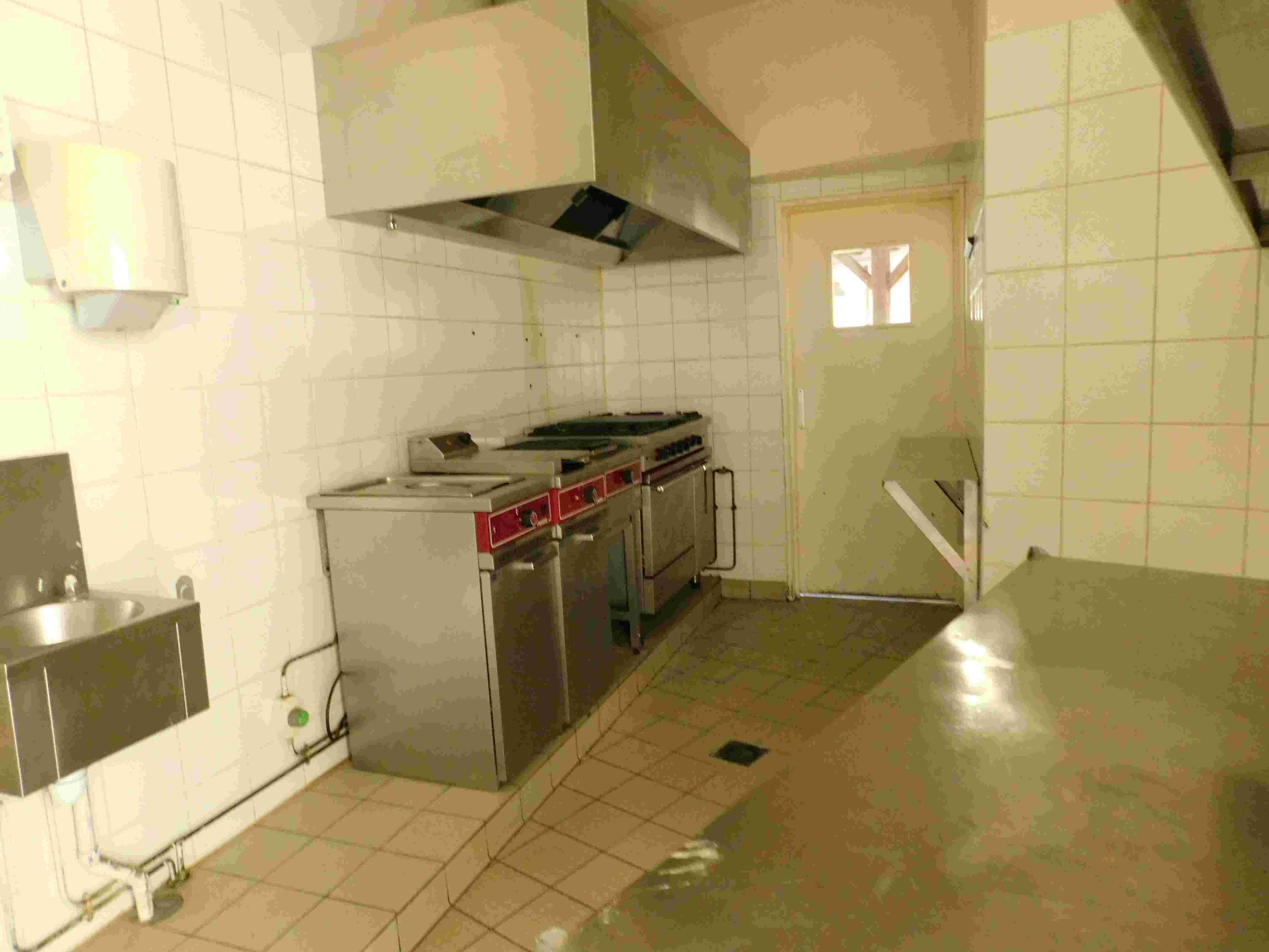 La commune de Saint Germain des Bois (Cher – 18340) loue son RESTAURANT BAR MULTI-SERVICES 

Département : Cher
Région : Centre-Val de Loire
Secteur d'activité : Restauration – Bar - Multi-services 

Commune rurale située dans le Cher à 20 minutes de Bourges, met à disposition un établissement pour activité Restaurant - Bar – Multi-services.

L’établissement se situe au centre du village, face à l'école primaire et à proximité de la mairie. Il bénéficie en été d'une terrasse naturelle mise à disposition. 

L'immeuble est composé d'un local professionnel de 218m2 et d'un logement type F3 de 77,60m2. 

Une bonne expérience en restauration /cuisine et en gestion est nécessaire.

La licence IV est incluse dans le bail.

Des travaux de rafraîchissement ont été réalisés par la commune afin d'offrir un lieu convivial aux 650 habitants du village ainsi qu'aux habitants des communes avoisinantes.

Pour tout renseignement, contacter la mairie par mail à l’adresse suivante : « lbc.stgermaindesbois18@orange.fr »