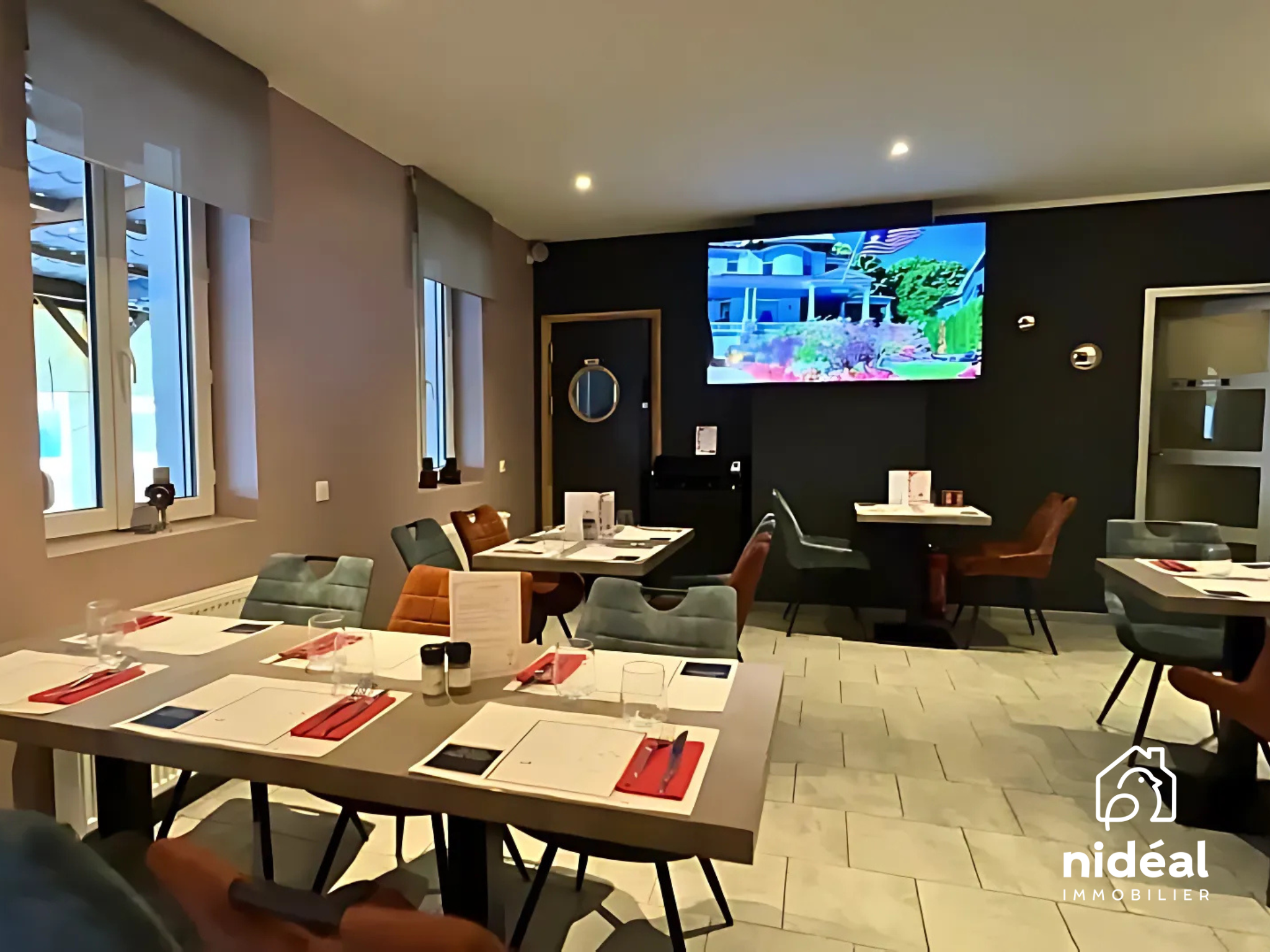 Vends Restaurant Cuisine traditionnelle " Le Plaisir Gustatif "

Situé sur un axe très passant, à 10 mn de Le Quesnoy, Regardez le charme de ce Restaurant fréquenté par une clientèle locale fidèle.
Fonds de commerce au prix limité de 74 000 € (Hors frais de négociation à la charge de l'acquéreur)

Ce bien en vidéo :
https://youtu.be/bSQMH4tTtG8

Restaurant de qualité et chaleureux composé d'un mobilier de qualité en excellent état et d'une cuisine parfaitement équipée
Normes PMR respectées
Hygiène irréprochable
Licence IV

Capacité de 45 couverts à l'intérieur et autant à l'extérieur avec la terrasse
Parking bitumé et places de stationnement gratuits sur la route pouvant accueillir une quinzaine de voitures

Possible reprise du personnel (un cuisinier et une vendeuse)

Loyer de 900 € HT

Possible rachat des murs à étudier (un logement attenant fait partie des murs)

Un distributeurs de plats préparés à l'extérieur du Restaurant

Aucun endettement et peu d'engagements

Une visite s'impose
plus d'informations par téléphone au 06.74.58.75.50.