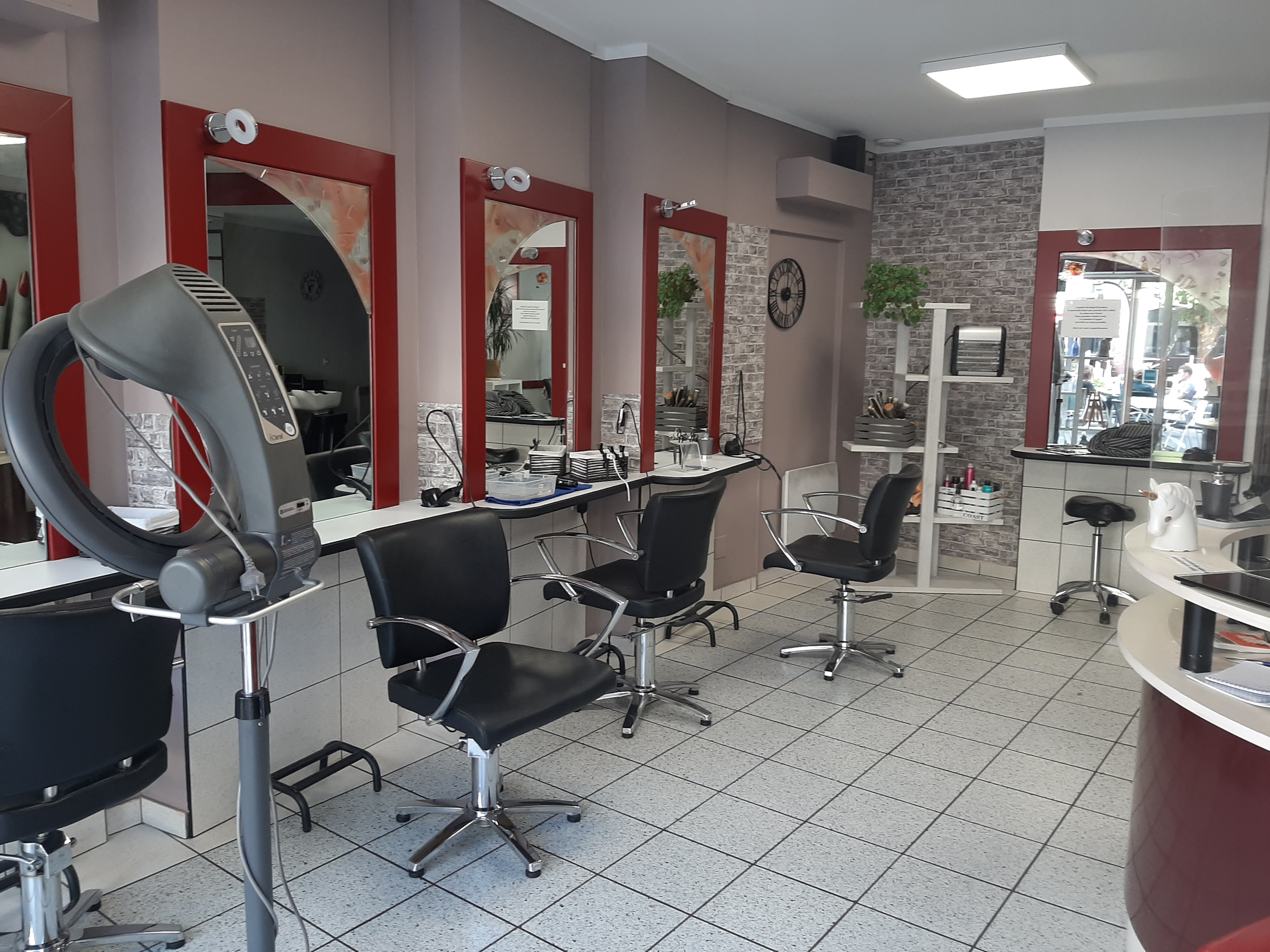 Vend cause santé, fond de commerce d'un salon de coiffure situé dans une charmante ville de l'Aveyron d'environ 5 000 habitants. Idéal pour une première installation
22 000€ à débattre
