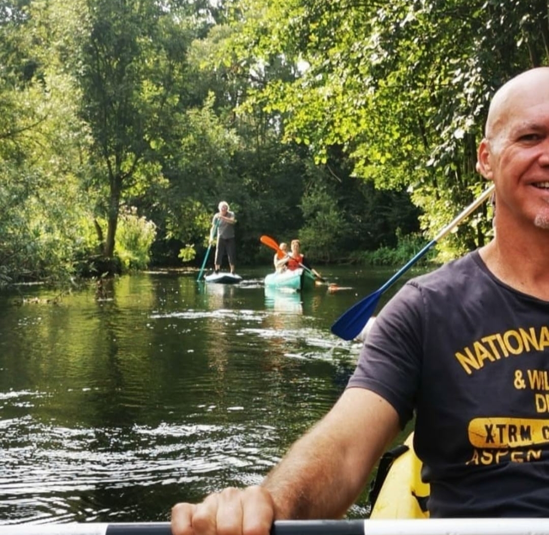 Vend maison de 150 mètres carrés 
3 chambres dont une de 20 mètres carrés 
récemment isolé fenêtre double vitrage pompe à chaleur air eau 2500 m de terrain avec 16 m de bord de rivière sur l'Essonne avec un gîte de 25 m² rapportant entre 6 et 10000 € par an uniquement sur Airbnb possibilité de créer trois autres gîtes très demandés dans la région je suis à 1h de Paris beaucoup de Parisiens viennent prendre l'air ici le weekend où passer des petites vacances grand centre Renault proche avec souvent des stagiaires qui passent plusieurs mois dans le gîte ainsi que un centre AFPA pour adulte avec de nombreuses étudiants qui séjournent dans mon gîte..
Meeting aérien très connu à l'aérodrome de Cerny brasse aussi de nombreux clients ainsi que la base de vol à voile de vino bonnevaux 
Proche de Fontainebleau de Barbizon