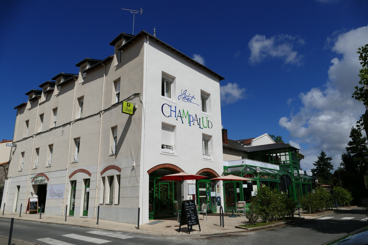 Un hôtel-restaurant de charme donnant sur la Loire en vente à Champtoceaux - Maine-et-Loire