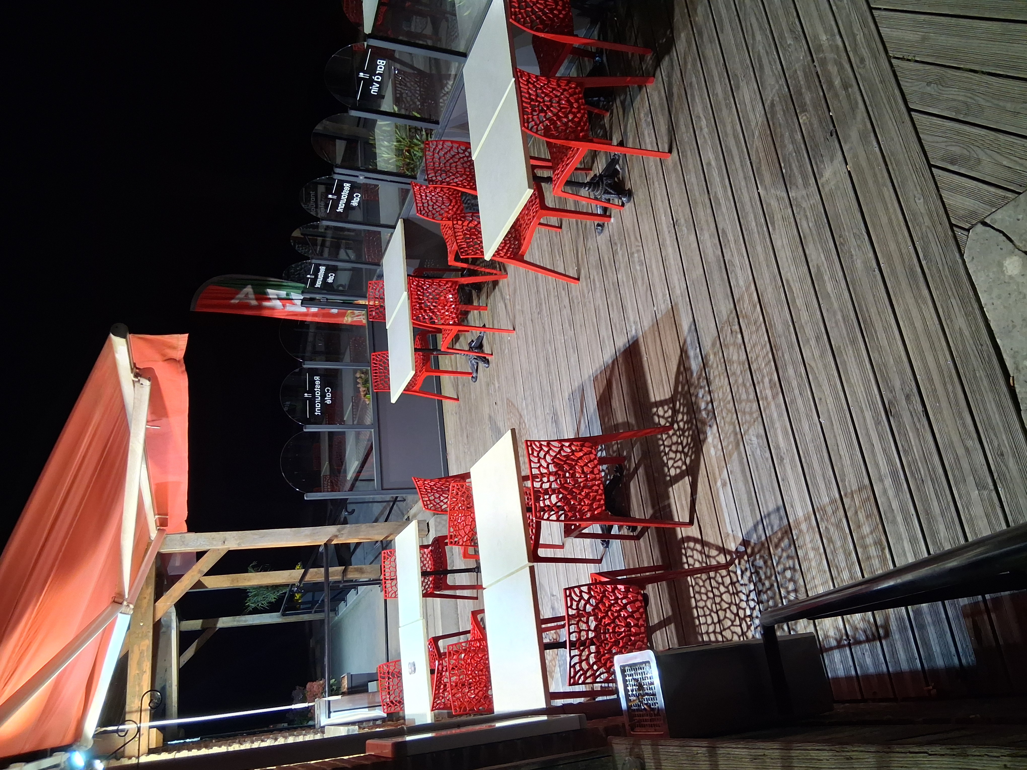 A vendre restaurant situé a vexin sur epte village très dynamique en face une église souvent fréquenté par des mariages autour pas mal de gite fort potentiels 14 commune autour 6000 habitants autour  chiffre affaire 2025 386000 euro résultats 75000euro est......