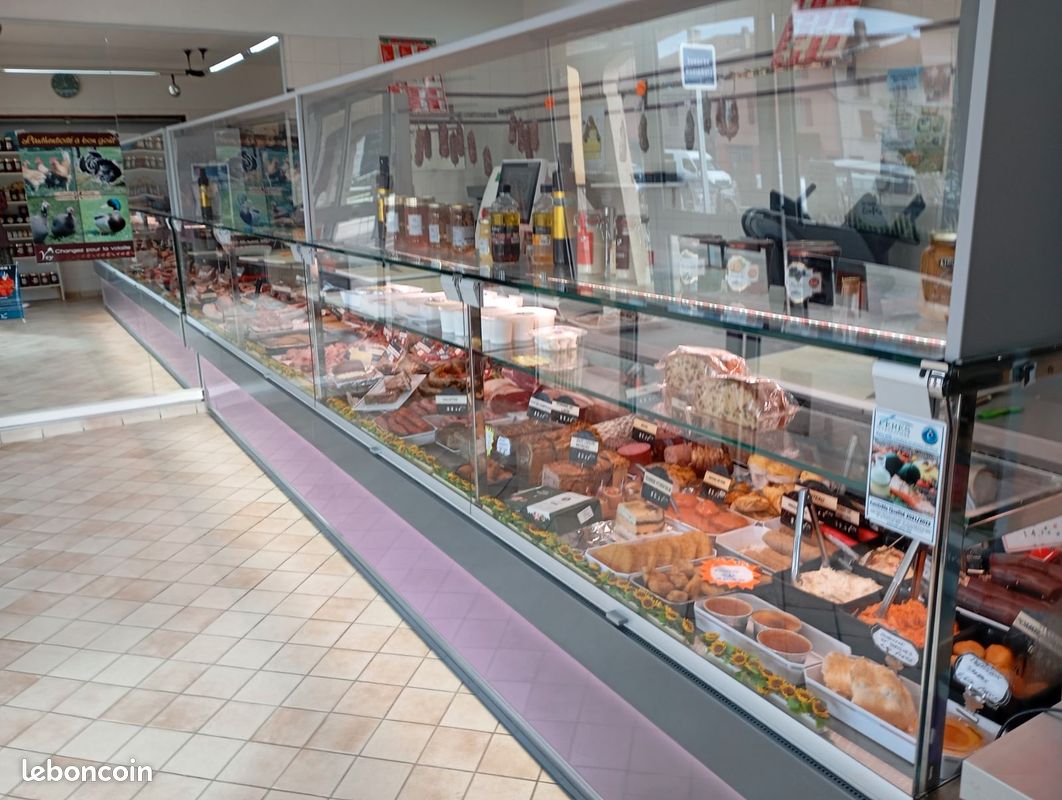 Boucherie charcuterie traiteur, magasin refait à neuf en 2016 situé au centre ville  
de Bourg de Péage (Drôme, 26)
En activité depuis 2001
Vente pour retraite
Des travaux ont été réalisés en 2024 au centre ville
Stationnements gratuits