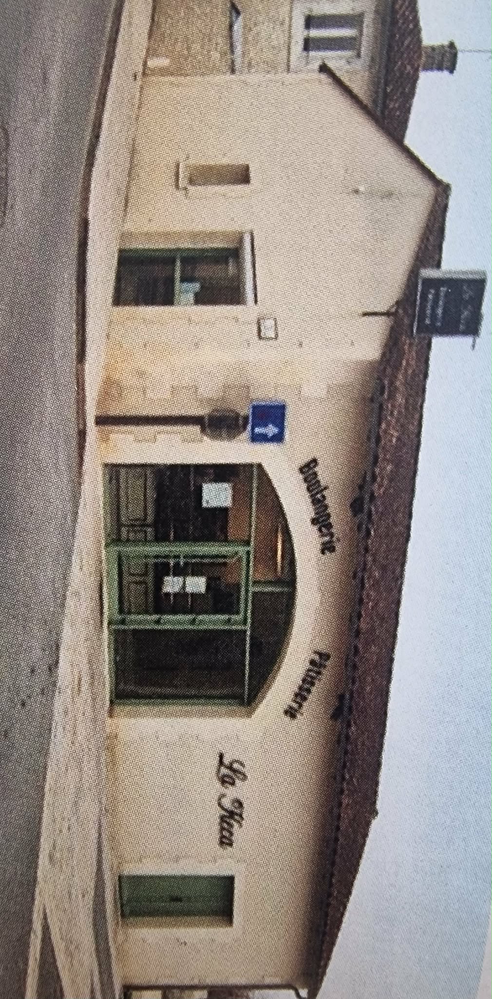 La commune de Saint-Fraigne (500 habitants, en Charente) recherche son/sa futur(e) artisan(e) pour la réouverture de la boulangerie-pâtisserie du centre-bourg.

- Un cadre de vie dynamique
- A 7 km - 3 écoles, 1 collège, Aigre (1600 habitants)
- Route passagère reliant 4 Départements
- Clientèle fidèle et conviviale

CARACTERISTIQUES :
- Laboratoire non équipé
- Location gérance 
- Libre en septembre 2026
- Parking

PROFIL RECHERCHER :
- Artisan boulanger seul ou en couple, avec ou sans expériences
- Motivé(e) par un projet de vie et d'entreprise en milieu rural
- Envie de créer du lien avec les habitants, les associations et de faire vivre le commerce local