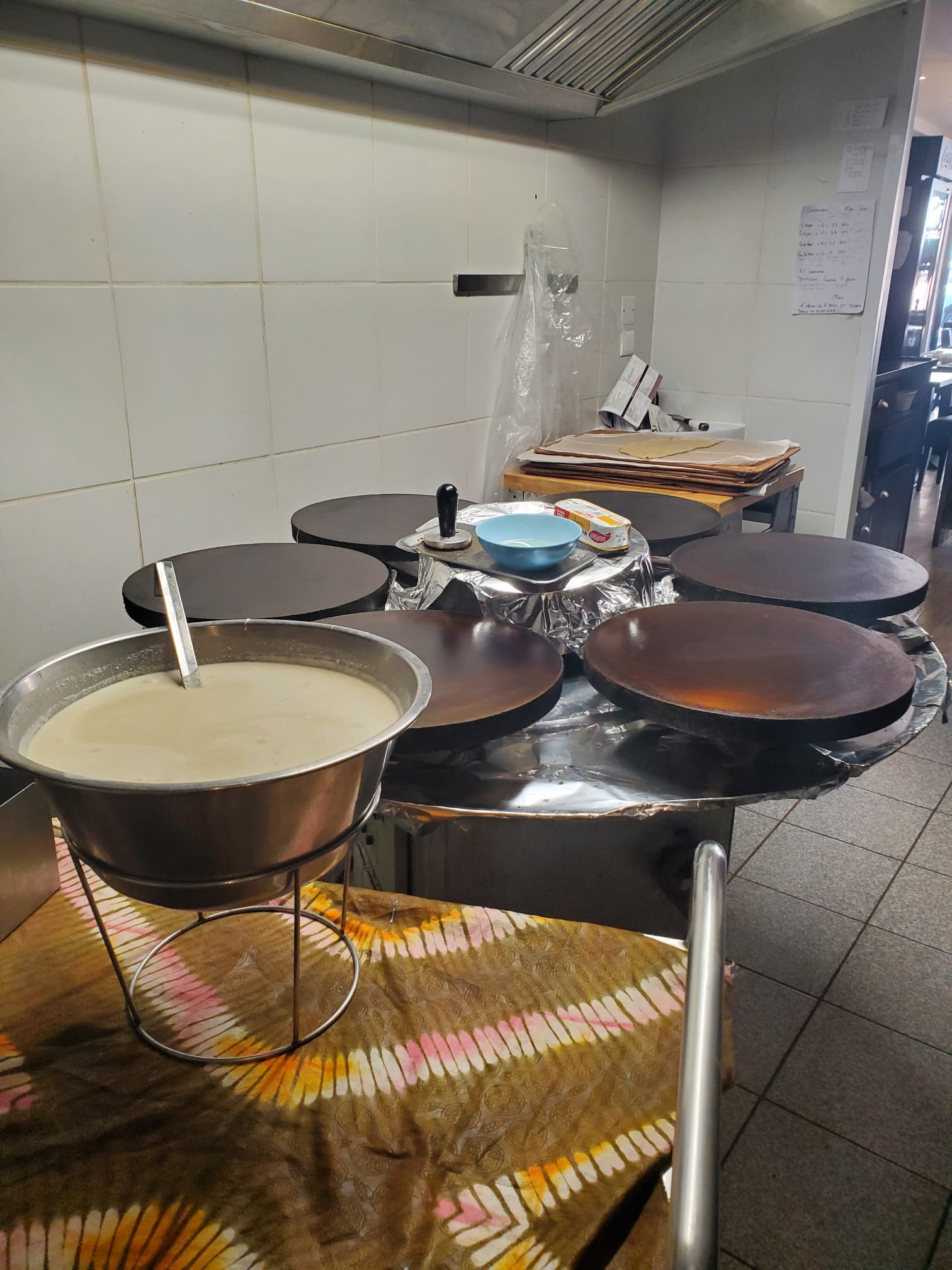 Crêperie à vendre

Proximité de Lorient et quelques minutes de la côte. 24 couverts + vente à emporter 
Axe principal, salle et mobilier récents, pas de salarié, idéal première affaire.