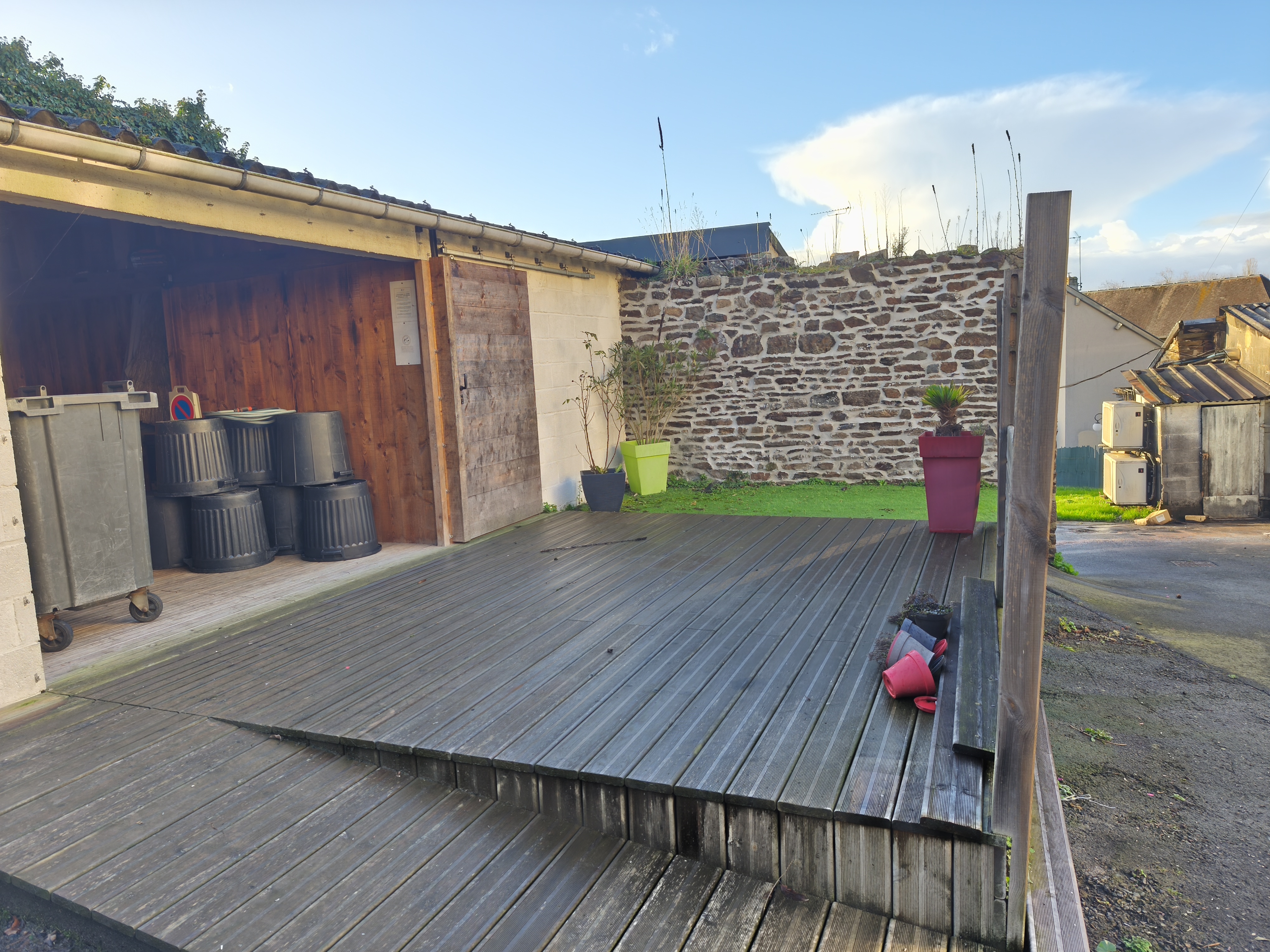 La mairie de Brécey recherche un repreneur pour une activité de restauration qui a cessé fin 2024. Les locaux sont situés en cœur de ville et l'espace s'étend sur 2 niveaux ainsi qu'une terrasse extérieure. Une location-gérance est envisagée avec possibilité de rachat du fonds et des murs ultérieure.

Retrouvez toutes les informations sur le site de la CCI Ouest Normandie : 
https://www.ouestnormandie.cci.fr/actualite/appel-candidatures-reprise-dun-restaurant-brecey