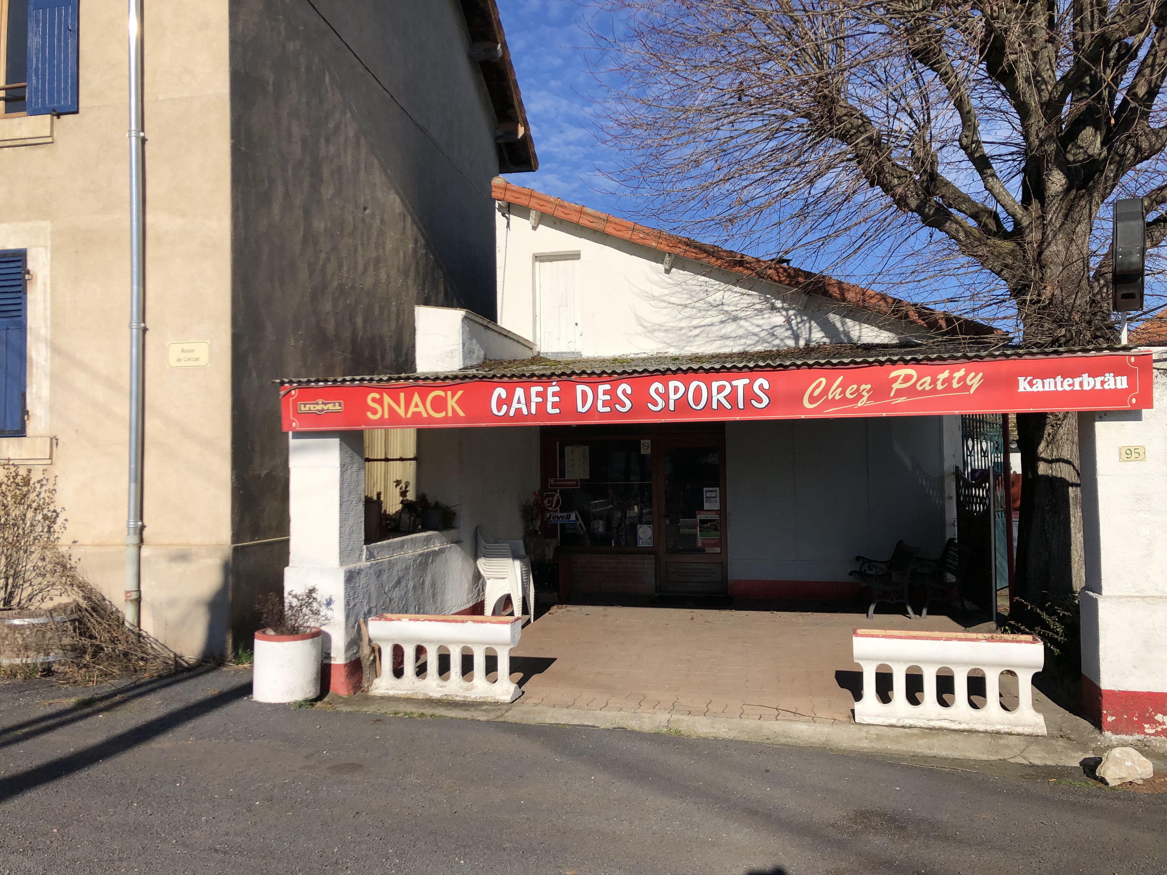 Bar à reprendre (fonds + murs)