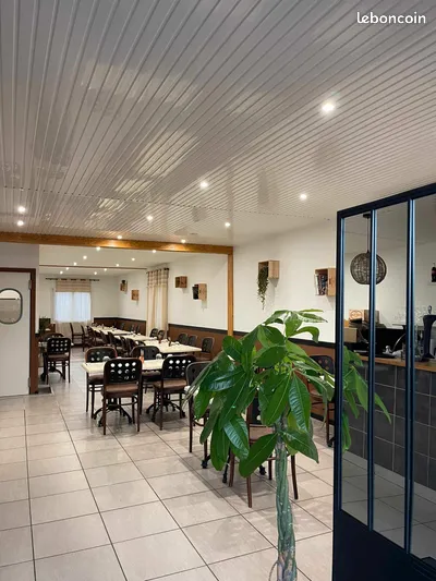 À VENDRE – Fonds de commerce restaurant avec Licence IV – 55 000€

📍 Emplacement stratégique : Situé dans un quartier attractif avec un fort passage, ce restaurant bénéficie d’une excellente visibilité et d’une clientèle fidèle.

🍽 Équipement complet : Cuisine fonctionnelle et bien entretenue, salle chaleureuse prête à accueillir vos clients dès le premier jour.

🍷 Licence IV incluse : Idéale pour développer une activité de bar ou brasserie et augmenter votre chiffre d’affaires.

💰 Prix attractif : 55 000€ – Affaire clé en main, parfaite pour un restaurateur ambitieux ou un investisseur !

➡️ À saisir rapidement ! Pour plus d’informations ou une visite, contactez-moi dès maintenant