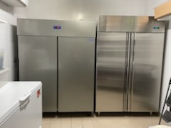 À vendre Bar Restaurant le gourmet du Poitou - La Villedieu du Clain 86340
Situé en centre Bourg ce restaurant bénéficie d’une bonne visibilité et d’une clientèle fidèles. 
Superficie 150m2
Capacité :  Salle 40 couverts 
Terrasse intérieure : 20 couverts 
Cuisine entièrement équipée et aux normes. Mobilier en bon état.
Chiffres d’affaires : 220.000€
Emplacement : fort Passage 
Idéal pour professionnels de la restauration souhaitant developer une activité clé en main. 
Prix : 75000€
Tél : 0549420504
Email : m. Ipavec@yahoo.fr