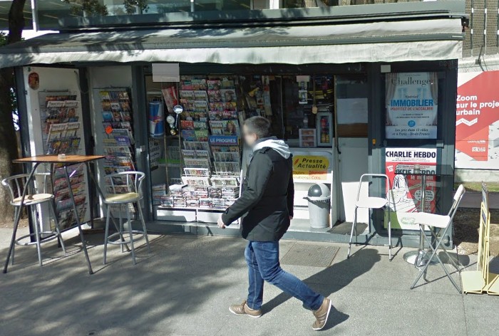 Sur un très bel emplacement face à la gare PART-DIEU, nouvellement modernisée, nous vous proposons d'être un acteur local en devenant kiosquier  « presse – loto – multiservices ».

En tant que gérant indépendant enregistré au Registre du Commerce (non salarié, SAS, SASU, SARL, EURL, EI, micro-entreprise…), vous animerez le kiosque situé Rue Docteur Bouchut à LYON.

Idéal pour un complément de revenu, les retraités sont les bienvenus.

Vous disposerez de ce kiosque sans droit d’entrée, sans investissement dans un pas de porte ou fonds de commerce avec de faibles charges :

Loyer 250€ HT mensuel, dépôt de garantie 900€
Electricité
Assurance
Routeur ou box 4G
Caisse informatisée spécifique à la presse(Strator, Bimedia, JDC…): entre 80 et 100€/mois
Un fond de roulement/trésorerie de 5000€ est conseillé pour votre fonctionnement
Contrat de 2 ans renouvelable jusqu'en 2030

Un agrément de diffuseur de presse en effectuant une formation obligatoire vous sera délivré. Le dépôt de presse OYE DISTRIBUTION à CHAPONOST vous indiquera les conditions et le métier, et il vous livrera quotidiennement les journaux.

Un autre dossier sera à présenter pour les jeux (PMU/ “la Française des Jeux/FDJ”). Prévoyez 2 mois minimum avant une ouverture(avec les jeux).

Les activités exercées sont principalement, la presse :

Presse nationale(23%) et régionale(14%)
Les jeux de la Française des jeux (FDJ): jeux de grattage, tirage (5%)
Les souvenirs, les cartes postales, librairie, petits relais colis, bimbeloterie…
Les boissons, les glaces emballées, les confiseries…

Vos revenus proviendront des commissions

Les horaires sont en général de 7h/7h30 –18h/19h 
(Dimanche si vous le souhaitez)

Je reste à votre écoute pour vous apporter plus de détails.