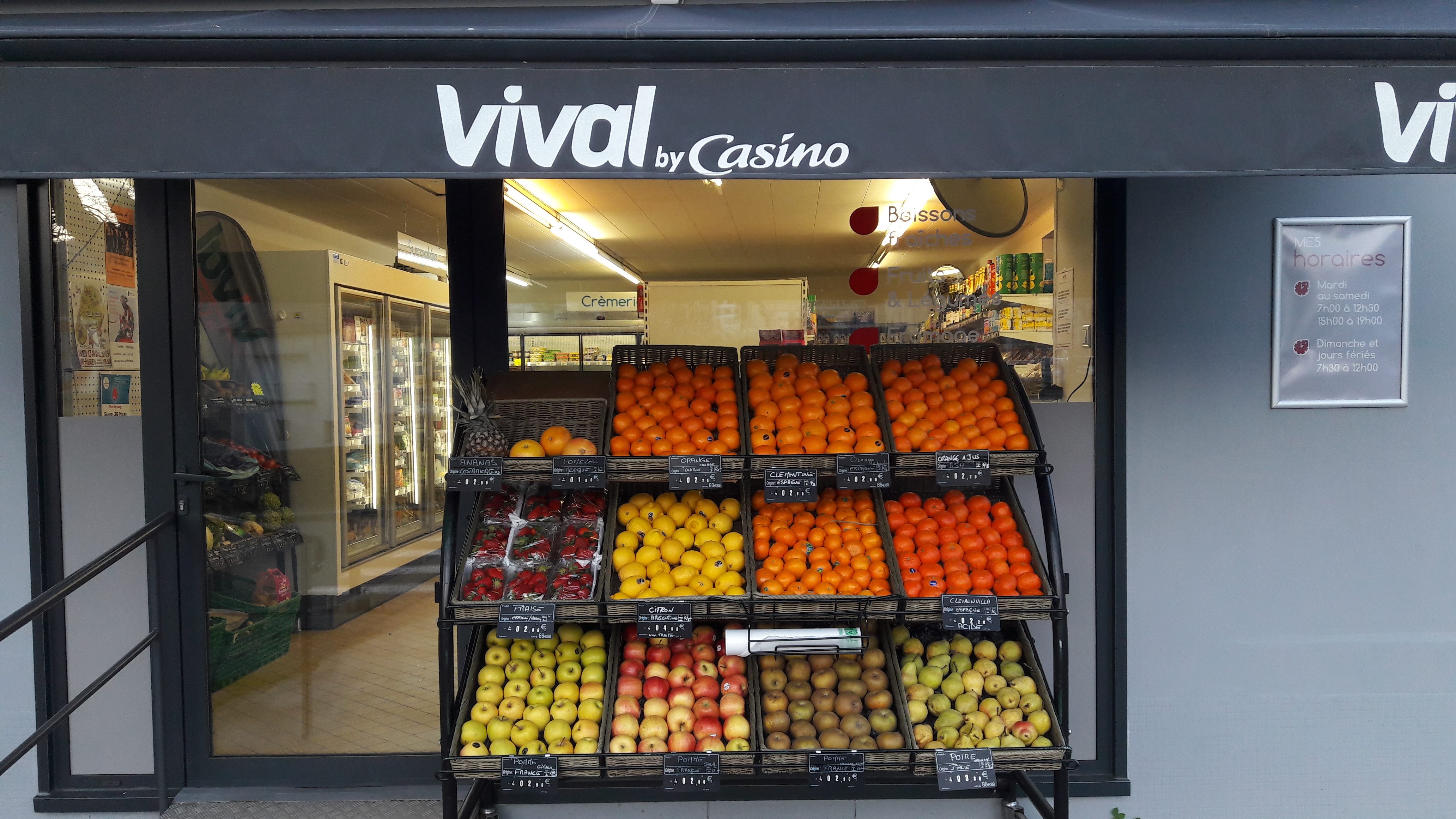 CAUSE RETRAITE : 
VENDS MAGASIN D'ALIMENTATION SITUE EN ARDECHE VERTE.

MAGASIN D'ALIMENTATION GENERAL TRES BIEN SITUE AU COEUR DU VILLAGE DE 1600 HABITANTS + VILLAGES AUTOUR CE QUI CONTRIBUE A AUGMENTER LA ZONE DE CHALANDISE.
SURFACE DE VENTE 65 M2 AVEC RESERVE DE 65 M2                                     LES PLUS :
GRAND PARKING A 50 M                                                                                     MAGASIN REVENDEUR DES PRODUITS GOÛTER L'ARDECHE                 DEPOT DE GAZ

IDEAL  POUR PERSONNE SEULE + UN EVENTUEL ACCOMPAGNANT 20h/semaine