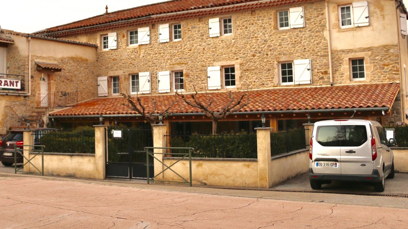 ancien bar hotel restaurant