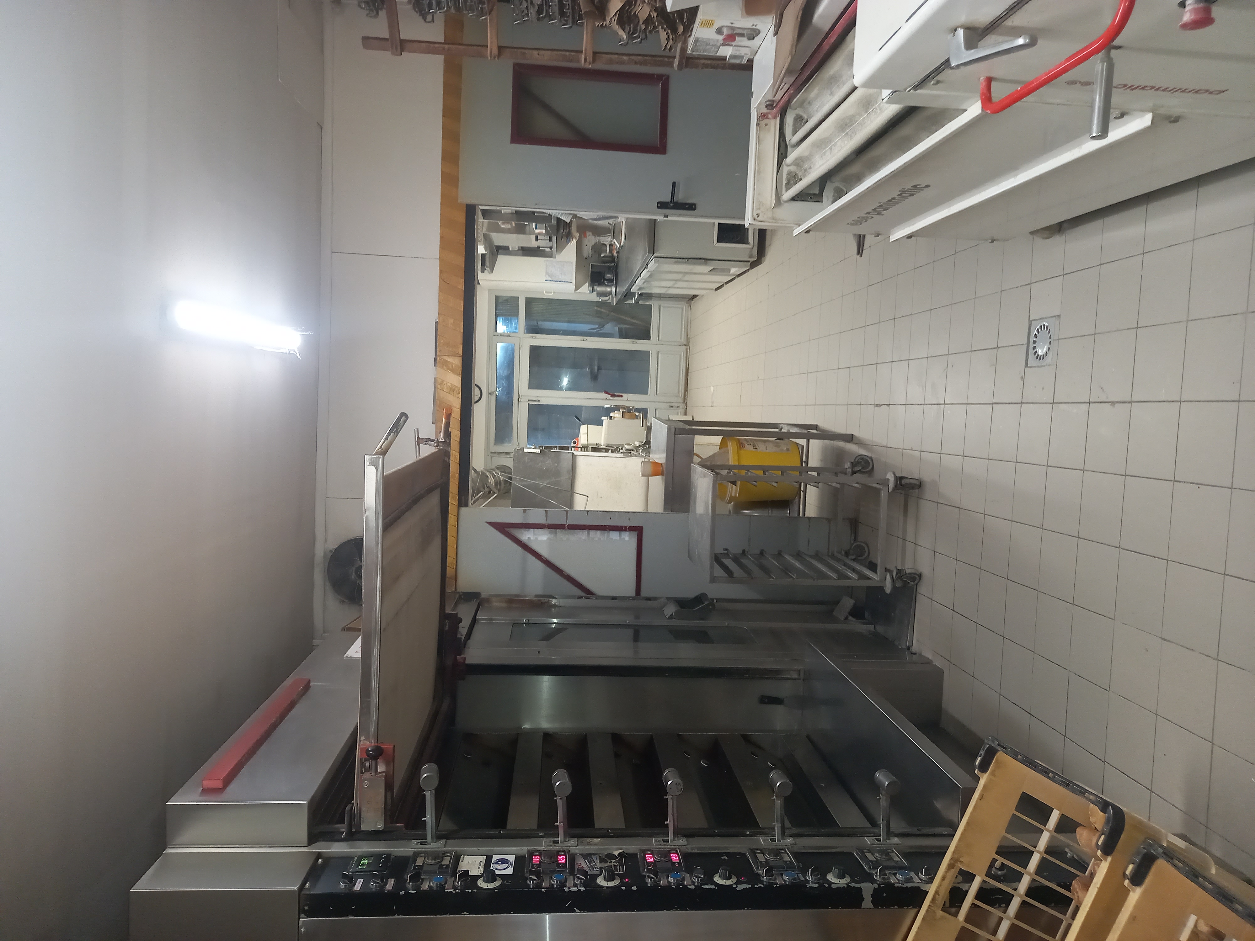 vends boulangerie patisserie salon de the tres bien place 289 000 CA
