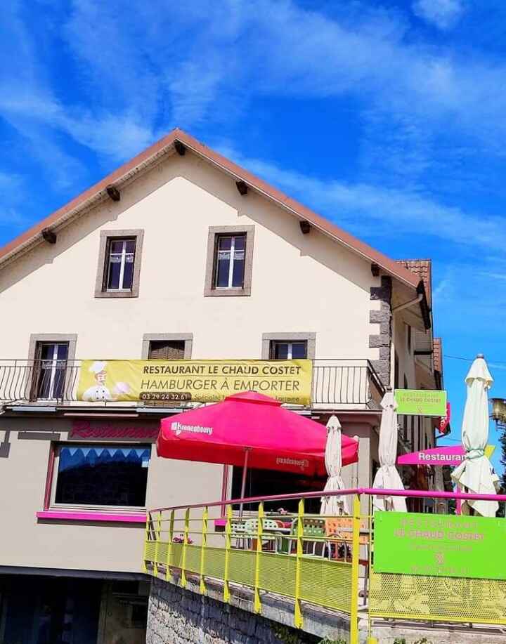 Vosges à quelques kilomètres de GERARDMER Fonds de commerce de Bar, Restaurant et Brasserie situé au cœur du village renommé de Le Tholy.

Ce lieu plein de charme est une véritable pépite pour un couple d'entreupreneurs en quête d'une nouvelle aventure professionnelle !

Ce que vous trouverez ici :
Une salle accueillante de 28 couverts, modulable selon vos besoins, et une salle de bar de 14 places, cuisine, réserve, etc...
Une agréable terrasse ensoleillée de 24 places avec vue panoramique sur la vallée.

L'établissement à fait ses preuves, bénéficiant d'une excellente réputation grâce à l'utilisation de produits locaux de qualité : fromages, viandes, charcuteries, etc.

En plus de ce fonds de commerce, vous disposez d'un logement de 3 pièces attenant, vous permettant de profiter pleinement de la vie du village.

Services appréciables : Bureau de poste, école maternelle, primaire et collège, commerces et services facilitent la vie quotidienne.

Potentiel de développement : Avec une population de 1536 habitants et la clientèle touristique se rendant soit sur GERARDMER, soit aux cascades de TENDON toutes proches vous disposez d'un véritable potentiel pour développer vos propres services pour attirer une clientèle encore plus large.

Une opportunité unique : Exploité depuis 4 ans par un couple de passionné, la vente est motivée par des raisons de santé.