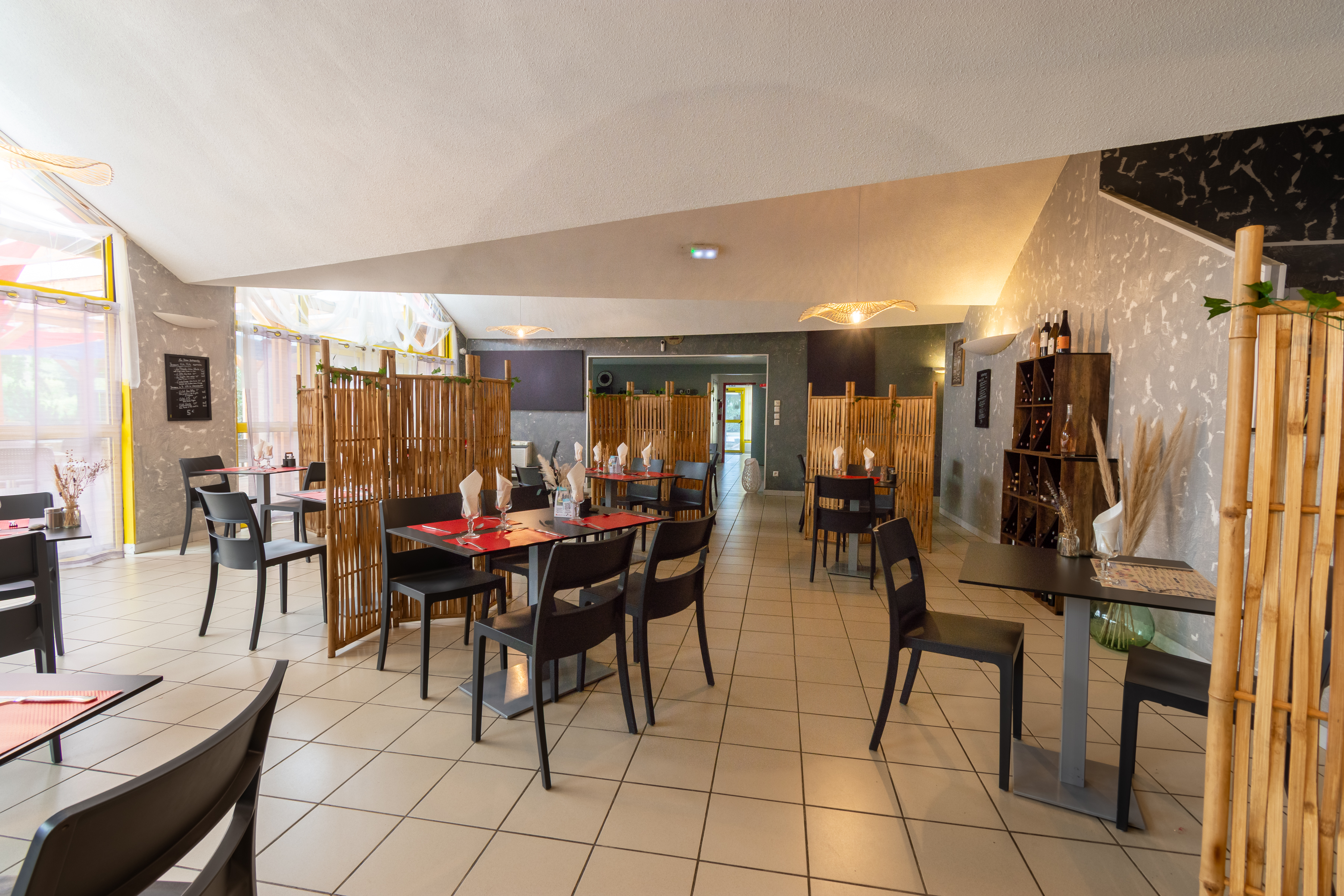 hôtel restaurant bar