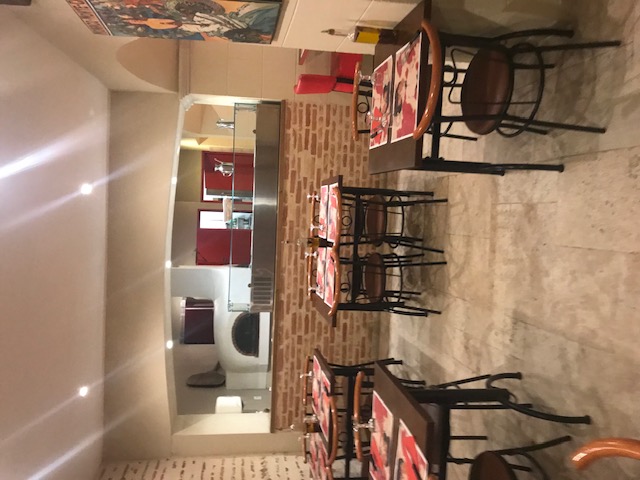 Vend fond commerce pizzeria pour cause de retraite restaurant 85 place intérieure plus 40 terrasse centre-ville parking gratuit à proximité très belle affaire loyer mensuel 2100 possibilité  acheter les murs