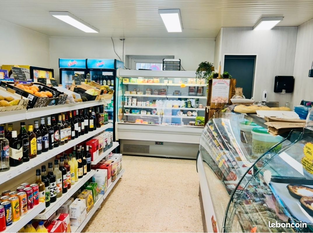 Epicerie-dépôt de pain-bar licence 3
libre d'enseigne et implantée au cœur du village depuis plus de 100 ans
Bail 3/6/9 loyer 500€ par mois
Diverses activités : charcuteries et fromages à la coupe, traiteur, produits locaux, produits de 1ère nécessité et bar
Local tout équipé pour un début d'activité immédiat, clientèle fidèle, terrasse pour activité bar et snacking sur place.
Affaire à 1 tête à fort potentiel de développement
Vente pour raison familiale.