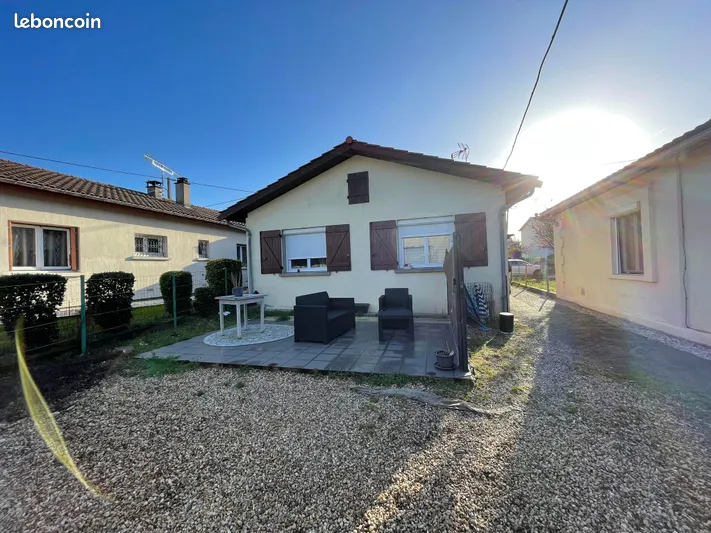 À VENDRE – Fonds de commerce restaurant avec Licence IV – 55 000€

📍 Emplacement stratégique : Situé dans un quartier attractif avec un fort passage, ce restaurant bénéficie d’une excellente visibilité et d’une clientèle fidèle.

🍽 Équipement complet : Cuisine fonctionnelle et bien entretenue, salle chaleureuse prête à accueillir vos clients dès le premier jour.

🍷 Licence IV incluse : Idéale pour développer une activité de bar ou brasserie et augmenter votre chiffre d’affaires.

💰 Prix attractif : 55 000€ – Affaire clé en main, parfaite pour un restaurateur ambitieux ou un investisseur !

➡️ À saisir rapidement ! Pour plus d’informations ou une visite, contactez-moi dès maintenant