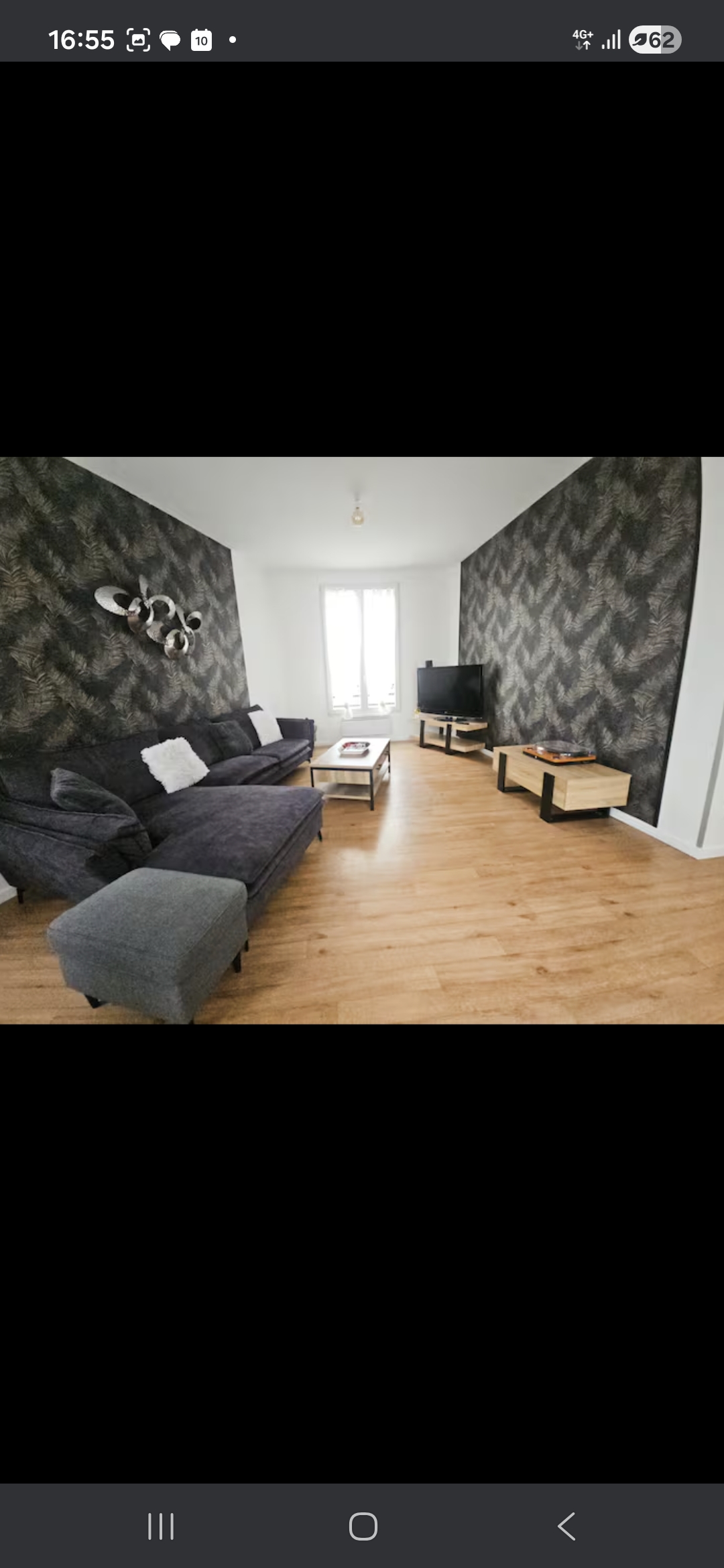 FONDS DE COMMERCE : BAR/TABAC/PMU/FDJ/BOUTIQUE   surface 174 m2.

     Dans un village dynamique avec de nombreux commerces à 10 minutes de Reims.

Clientèle fidèle!

Emplacement stratégique dans une zone très passante avec parking!

Deux grandes terrasses aménagées et ensoleillées sont un réel atout pour développer une activité de petite restauration (snacking, planches apéritives...)

Fort potentiel et chiffre d'affaire en constante progression.

Etablissement entièrement rénové dans un esprit chaleureux et cocooning!
Le PLUS à l'étage, un grand appartement lumineux et spacieux de 90 m2, rénové et moderne!
Exploité actuellement en AIRBNB, générant un revenu complémentaire mais pouvant servir d'appartement de fonction.